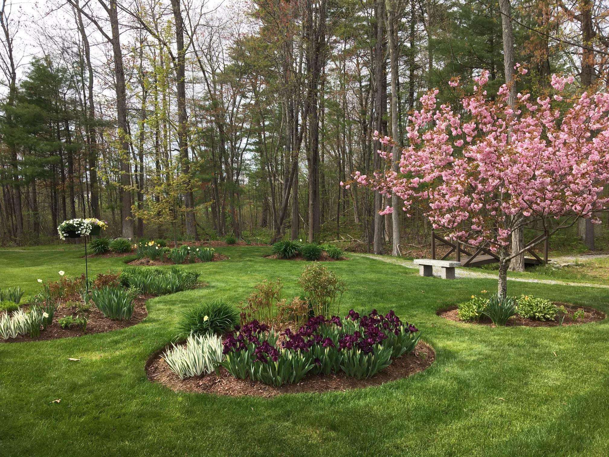 3 Summer Snow Ln, Bedford, NH 03110