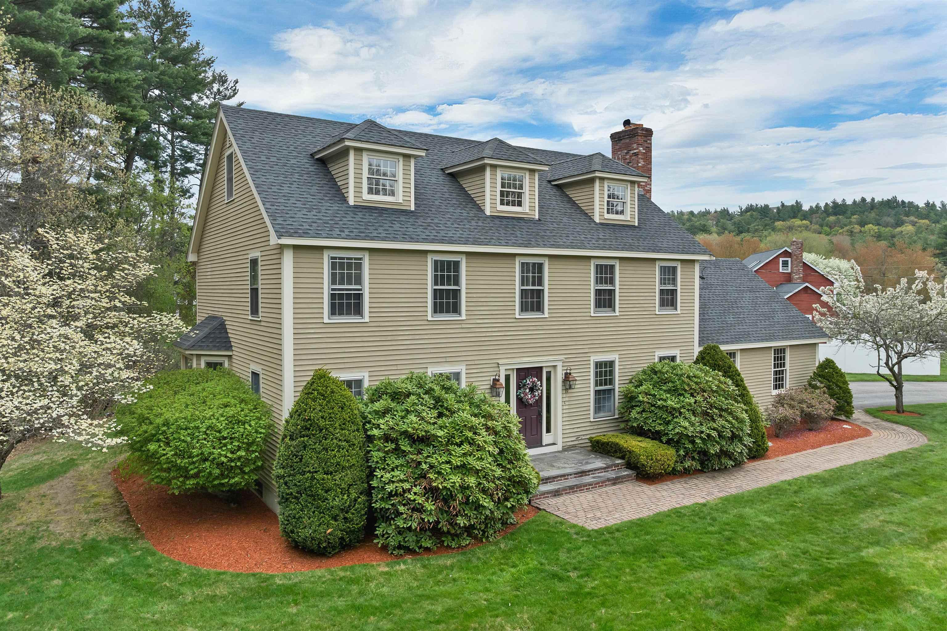 19 Poliquin Dr, Nashua, NH 03062