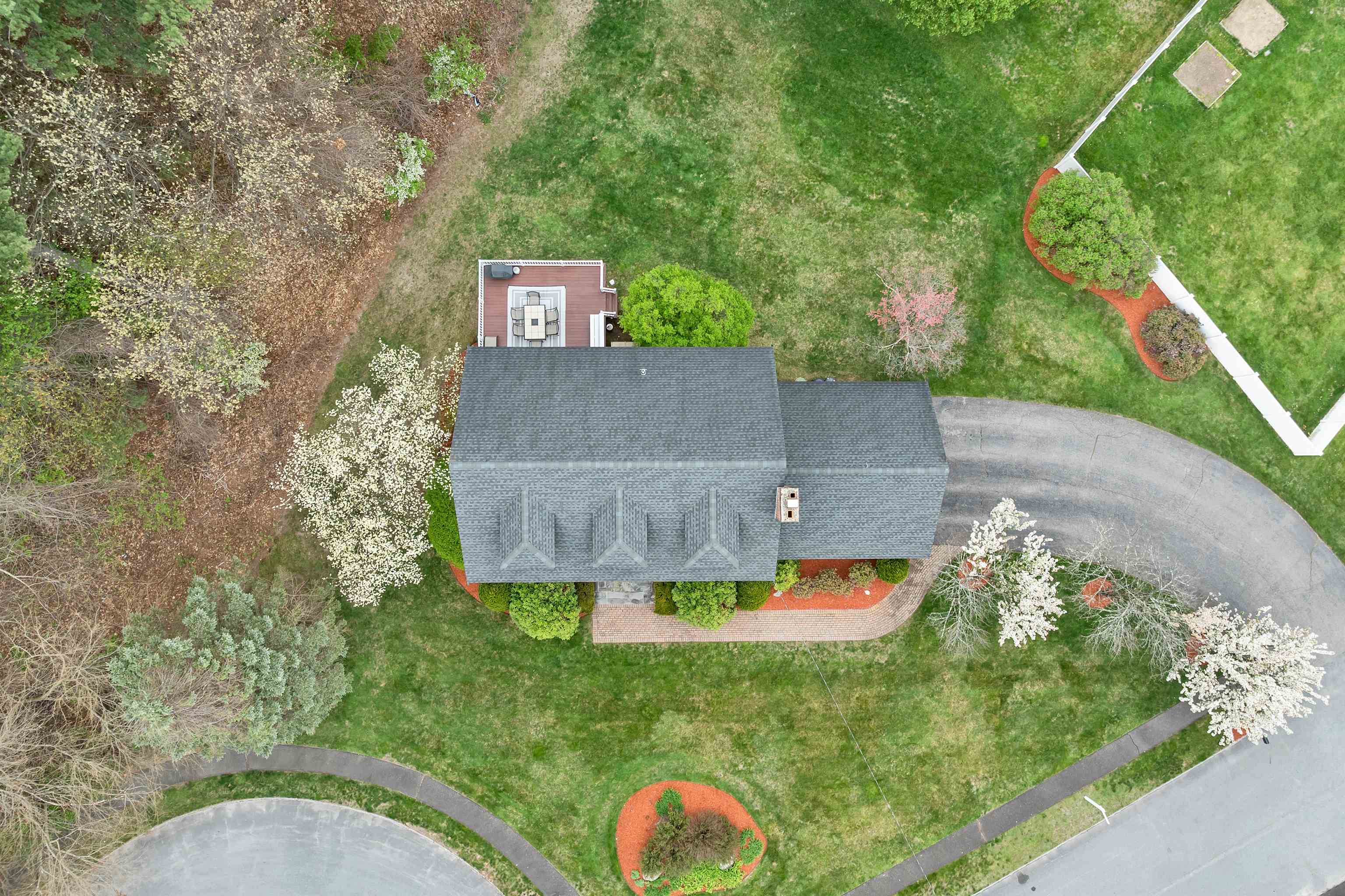 19 Poliquin Dr, Nashua, NH 03062