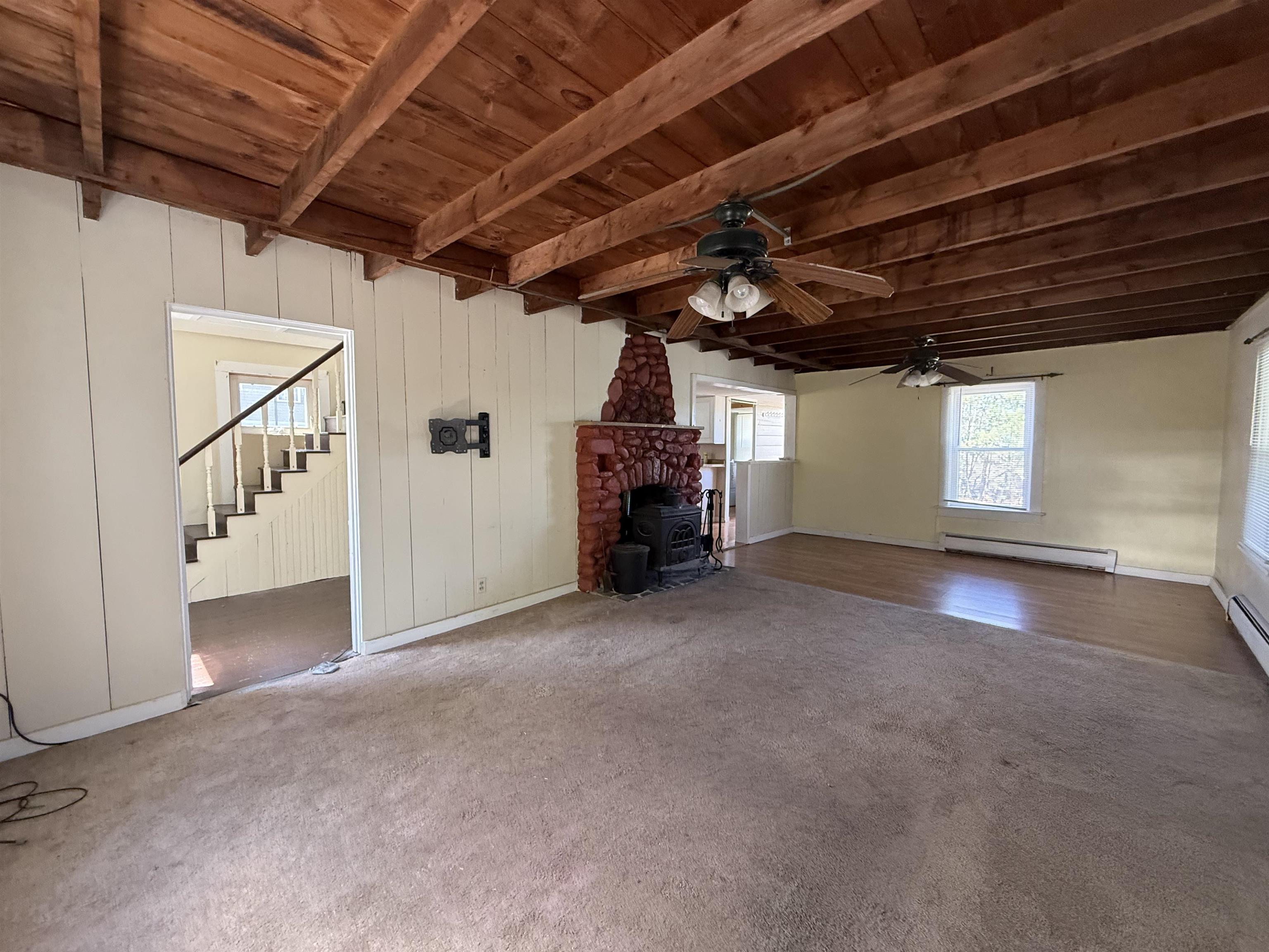 6 Milford St, Amherst, NH 03031