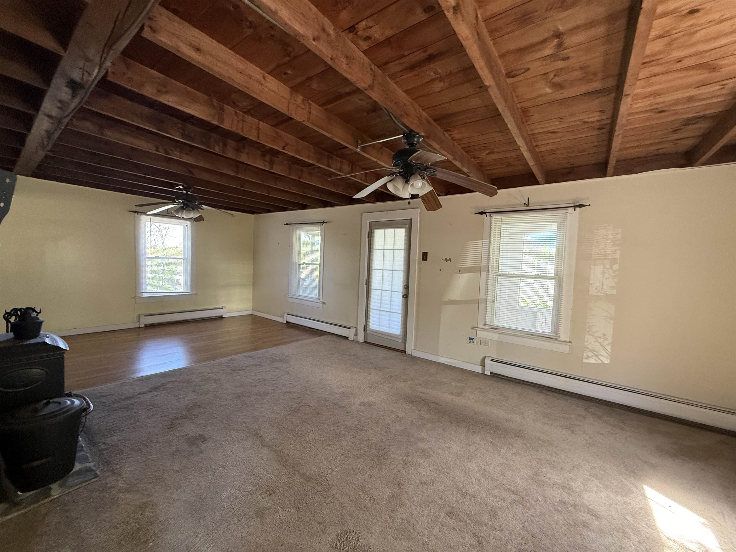 6 Milford St, Amherst, NH 03031