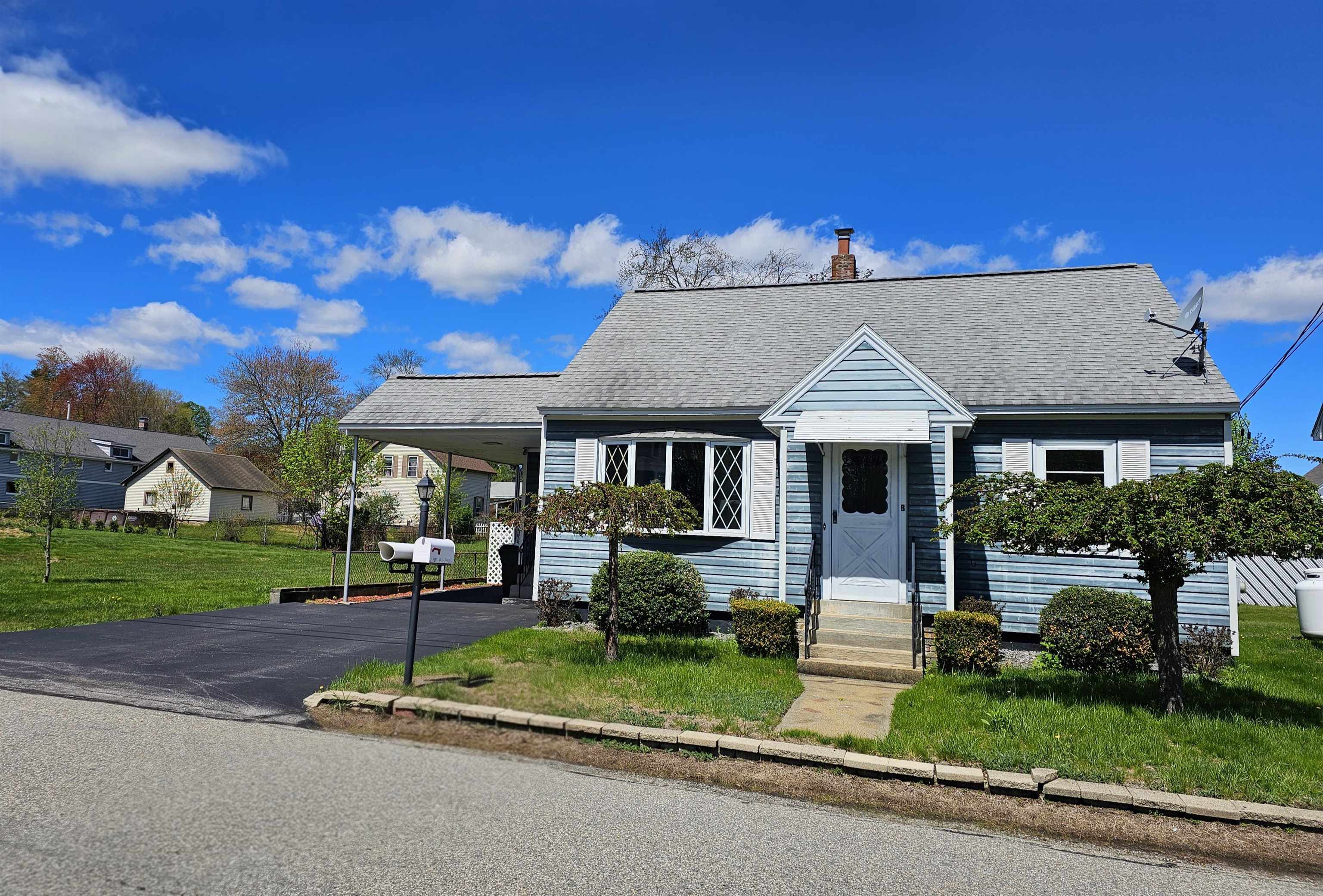 8 Foch St, Goffstown, NH 03045