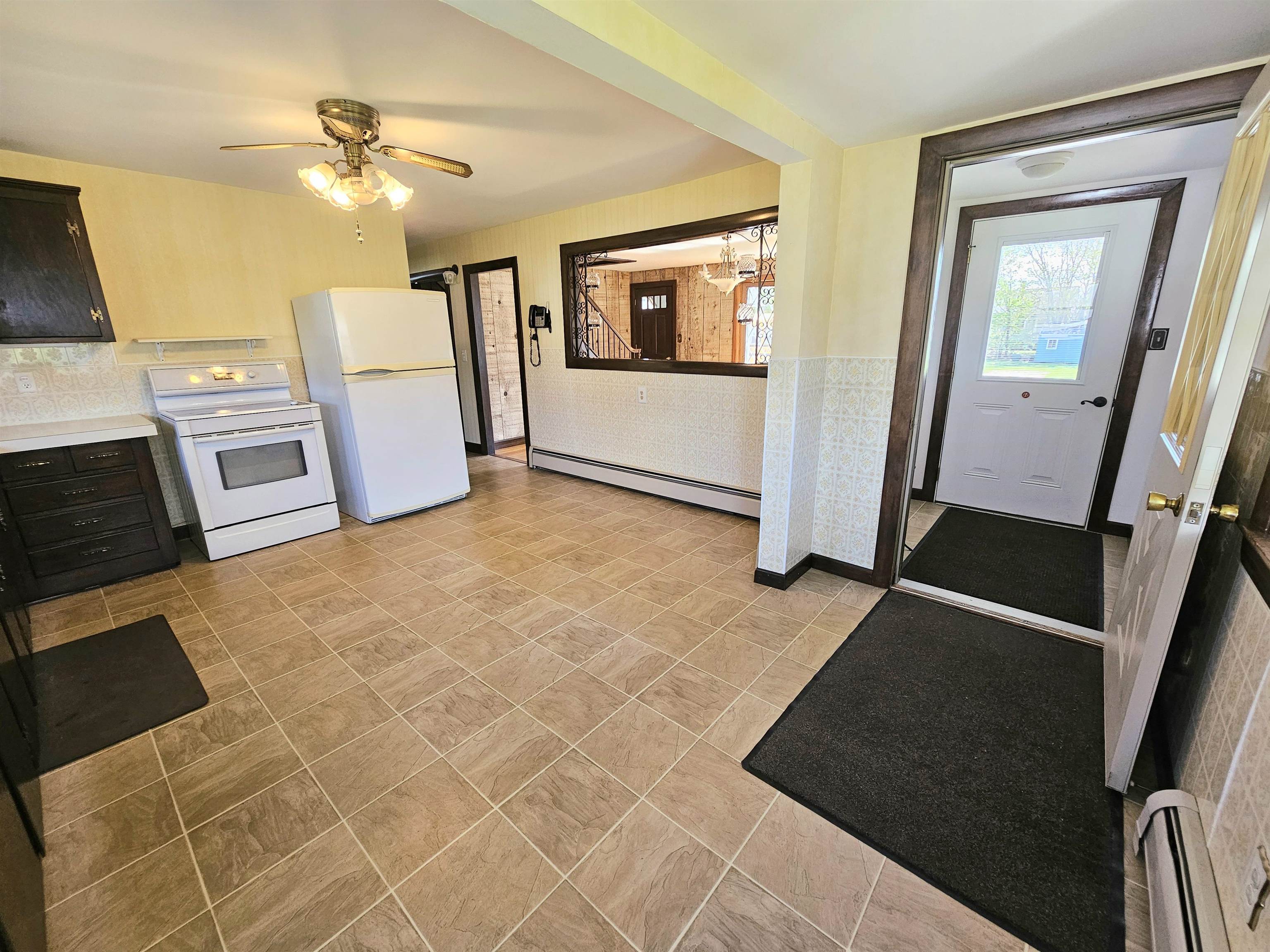 8 Foch St, Goffstown, NH 03045