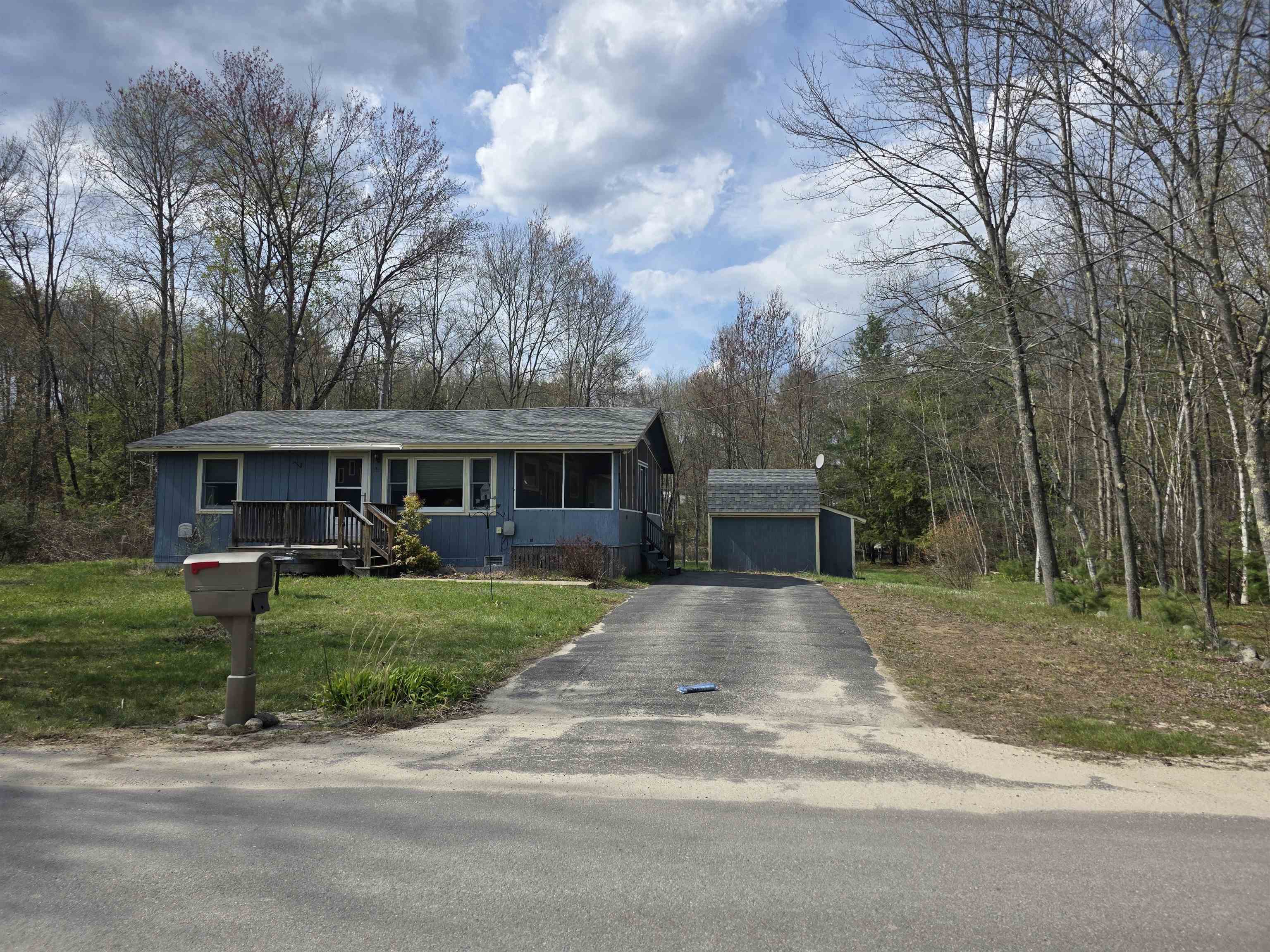 41 Franklin Pierce Dr, Webster, NH 03303