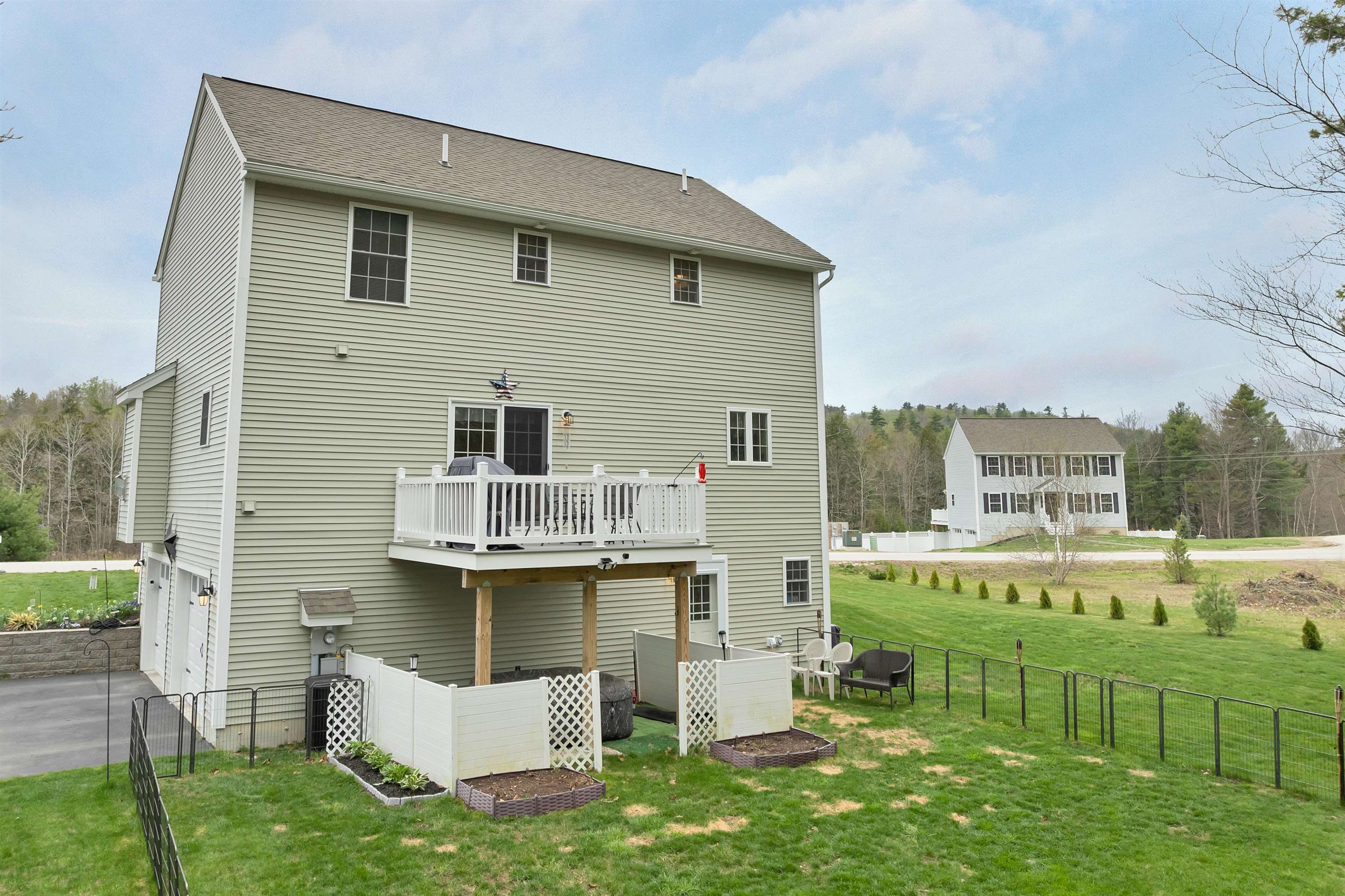 73 Bailey Dr, Pittsfield, NH 03263