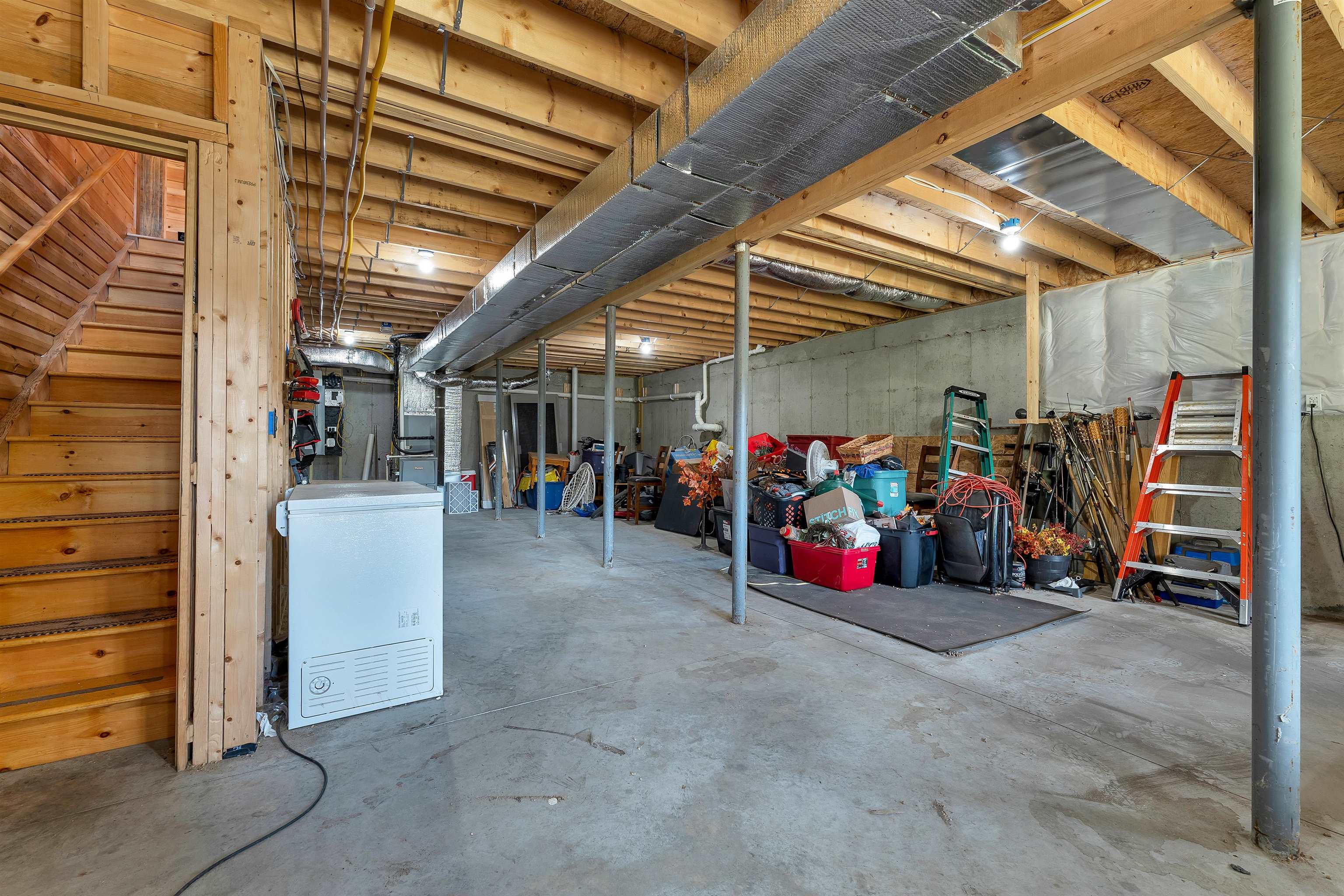 927 Ashueot Dr, Washington, NH 03280