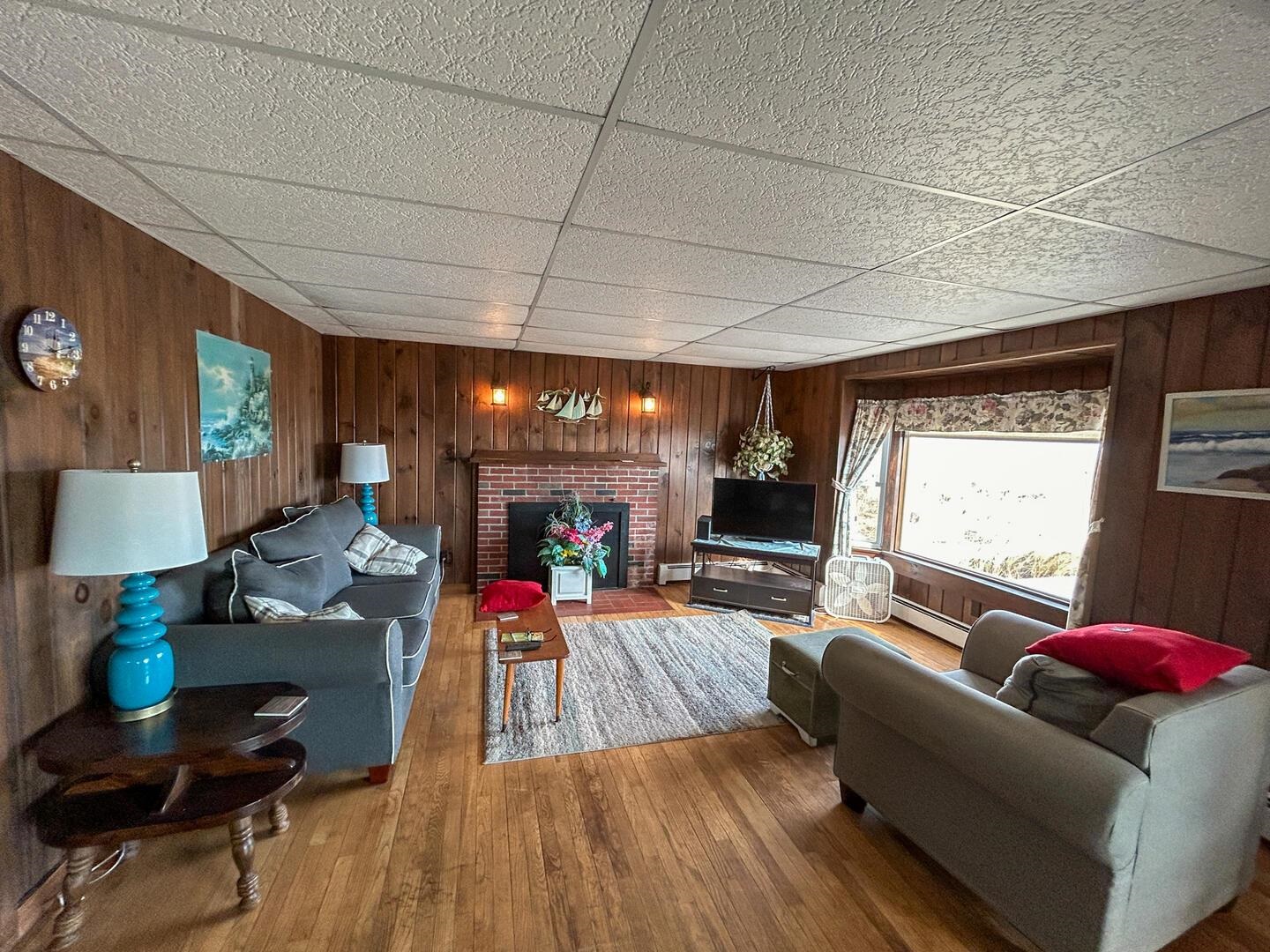 99 Ocean Dr, Seabrook, NH 03874