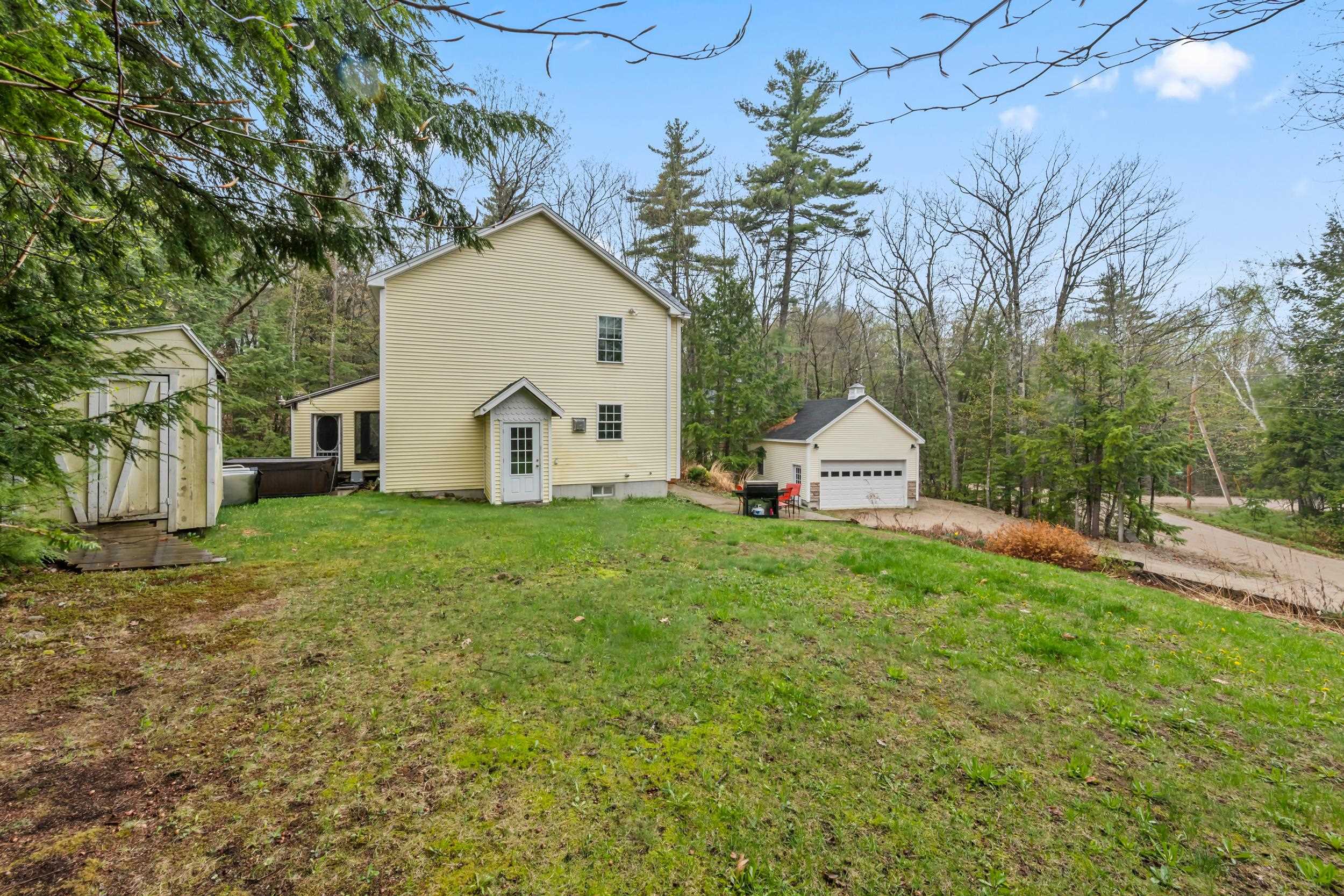 10 Landsdown Ln, Conway, NH 03818