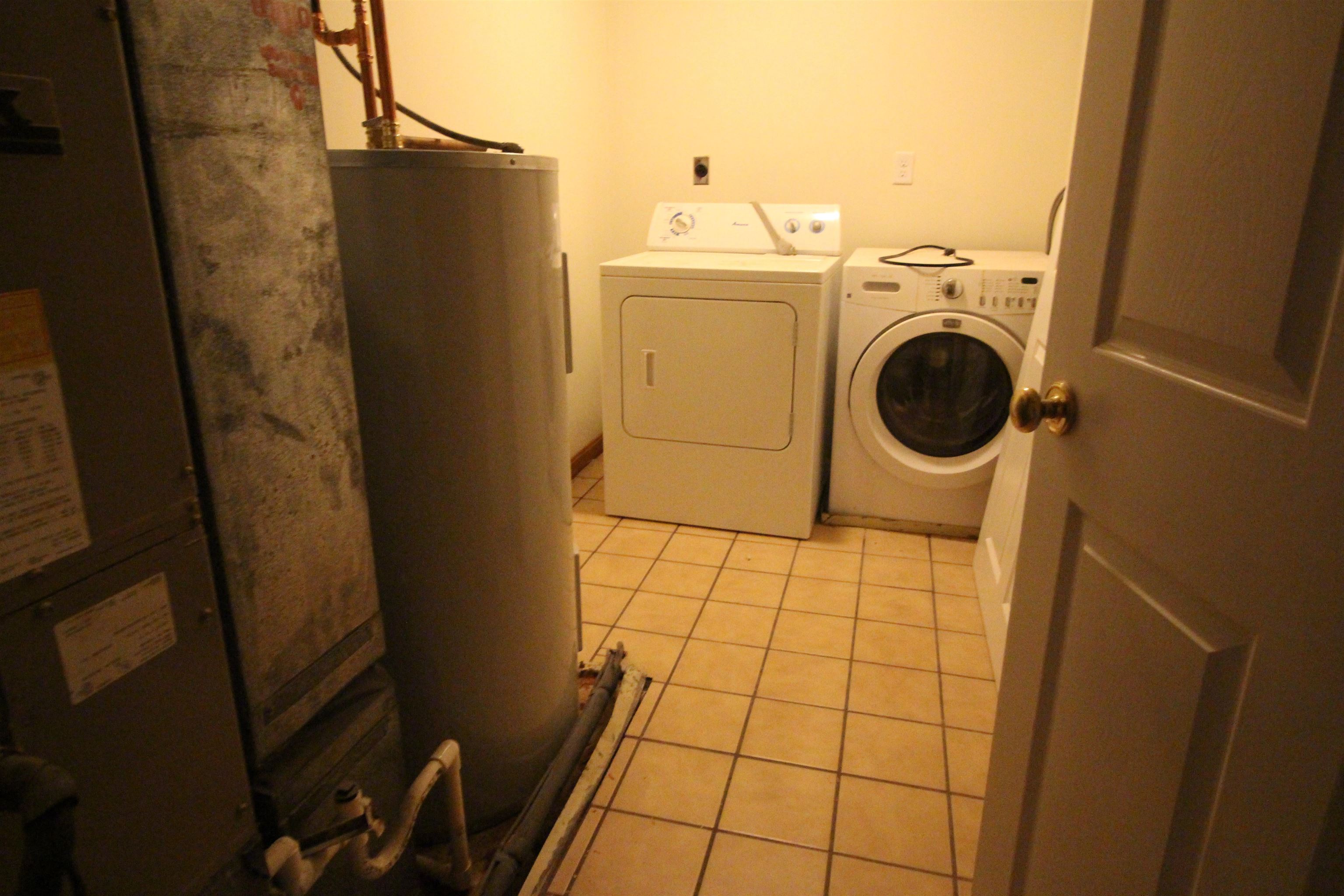 11 Elm St #1A, Manchester, NH 03103