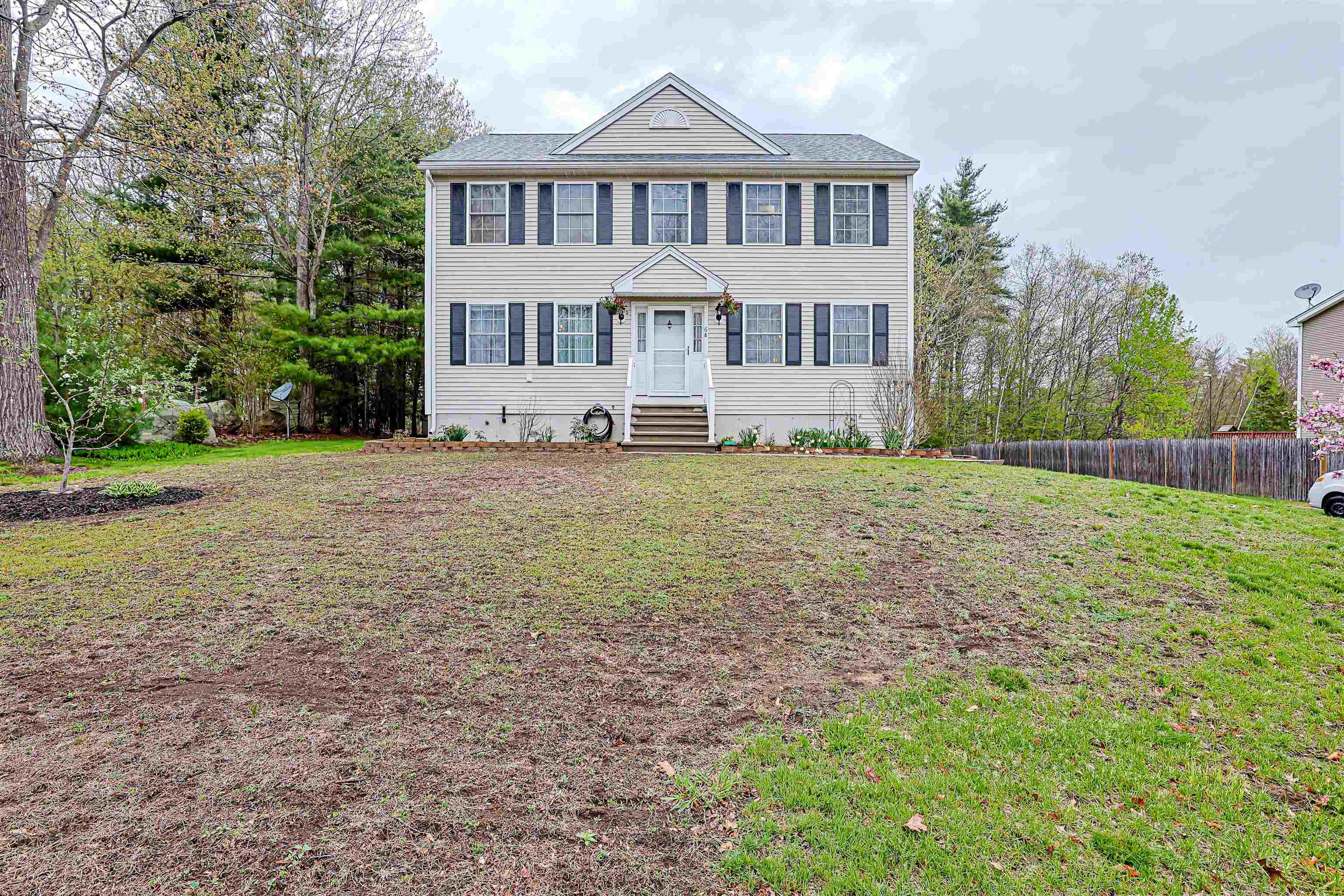 68 Waterford Dr, Sandown, NH 03873