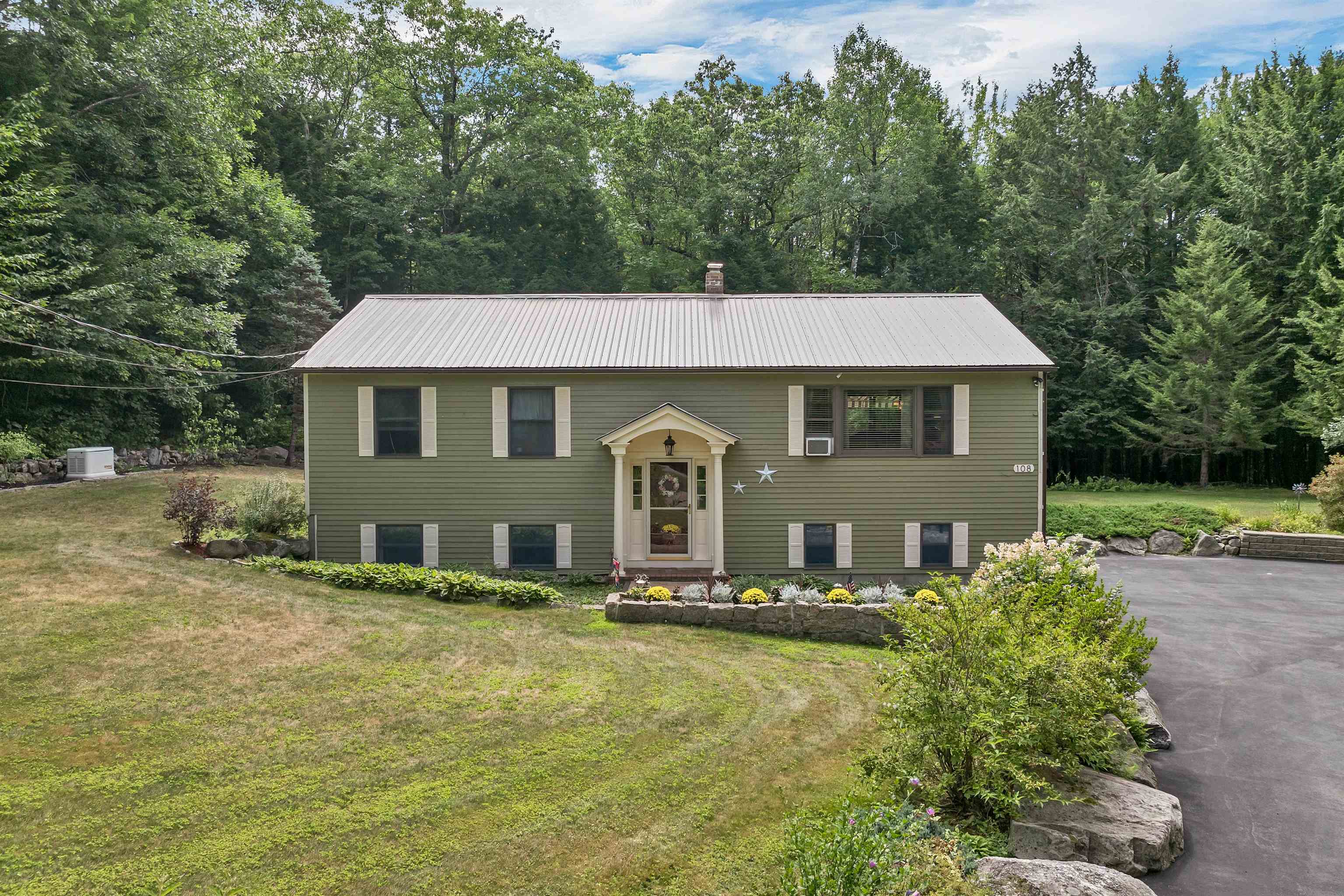 108 Maple Manor Rd, Conway, NH 03813