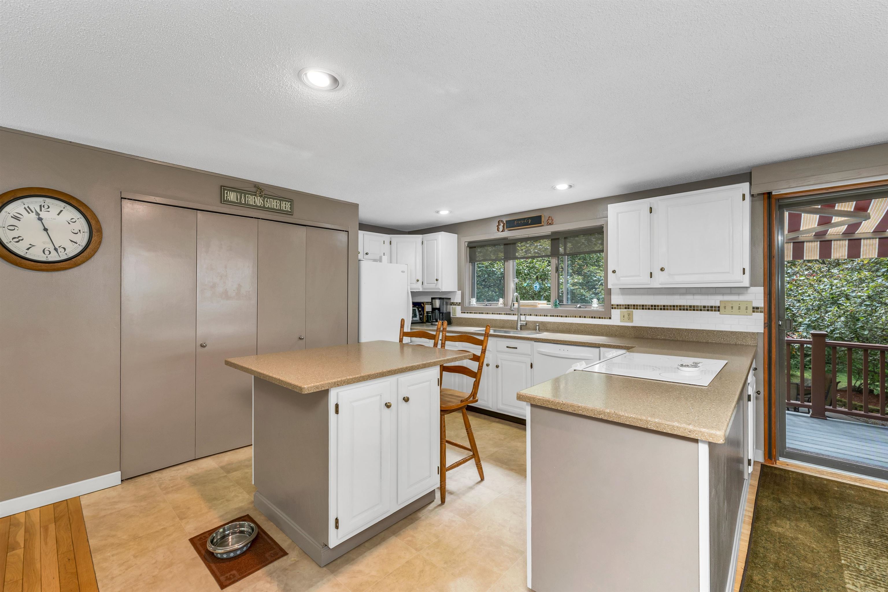 108 Maple Manor Rd, Conway, NH 03813