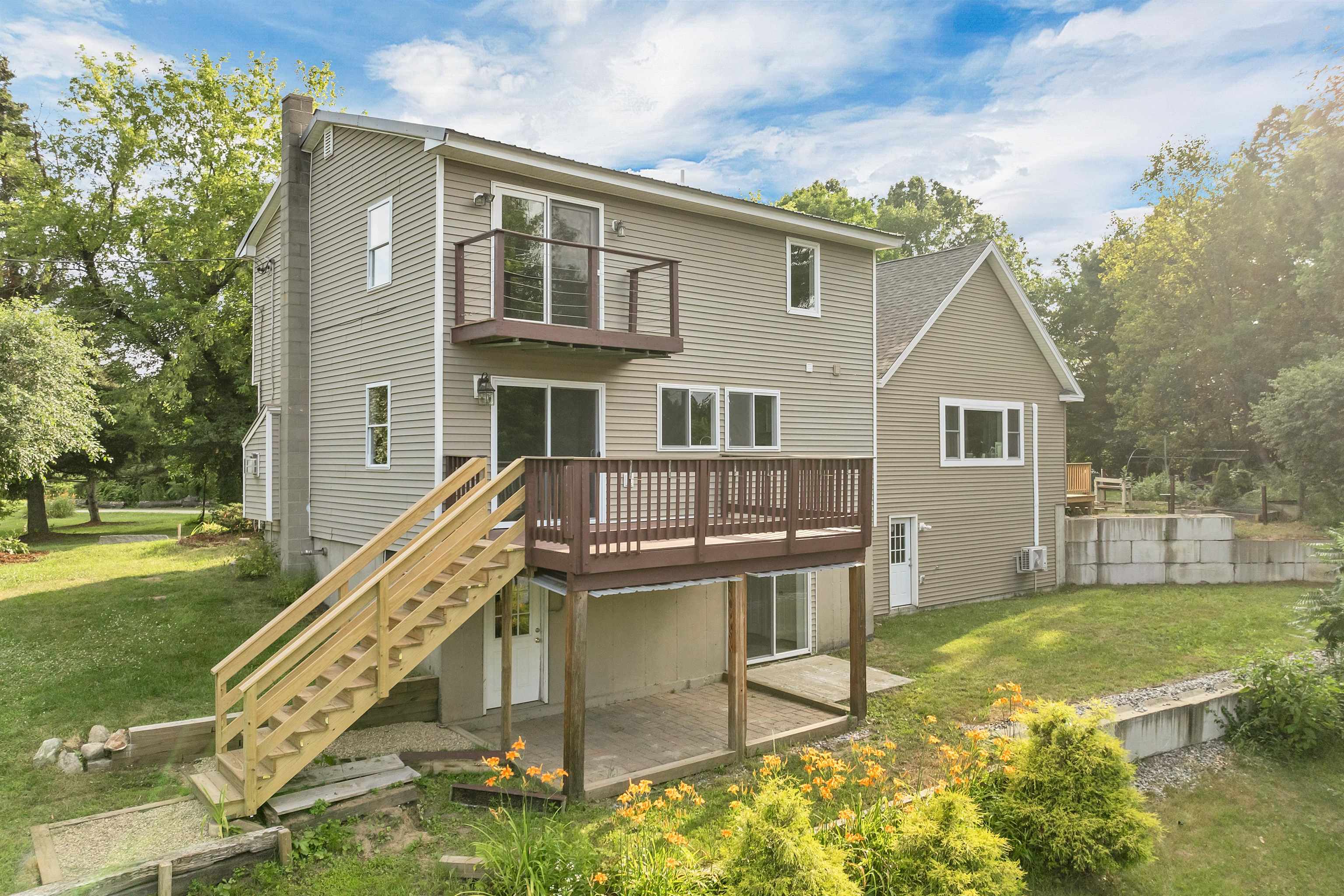 13 Ferry Rd, Bow, NH 03304