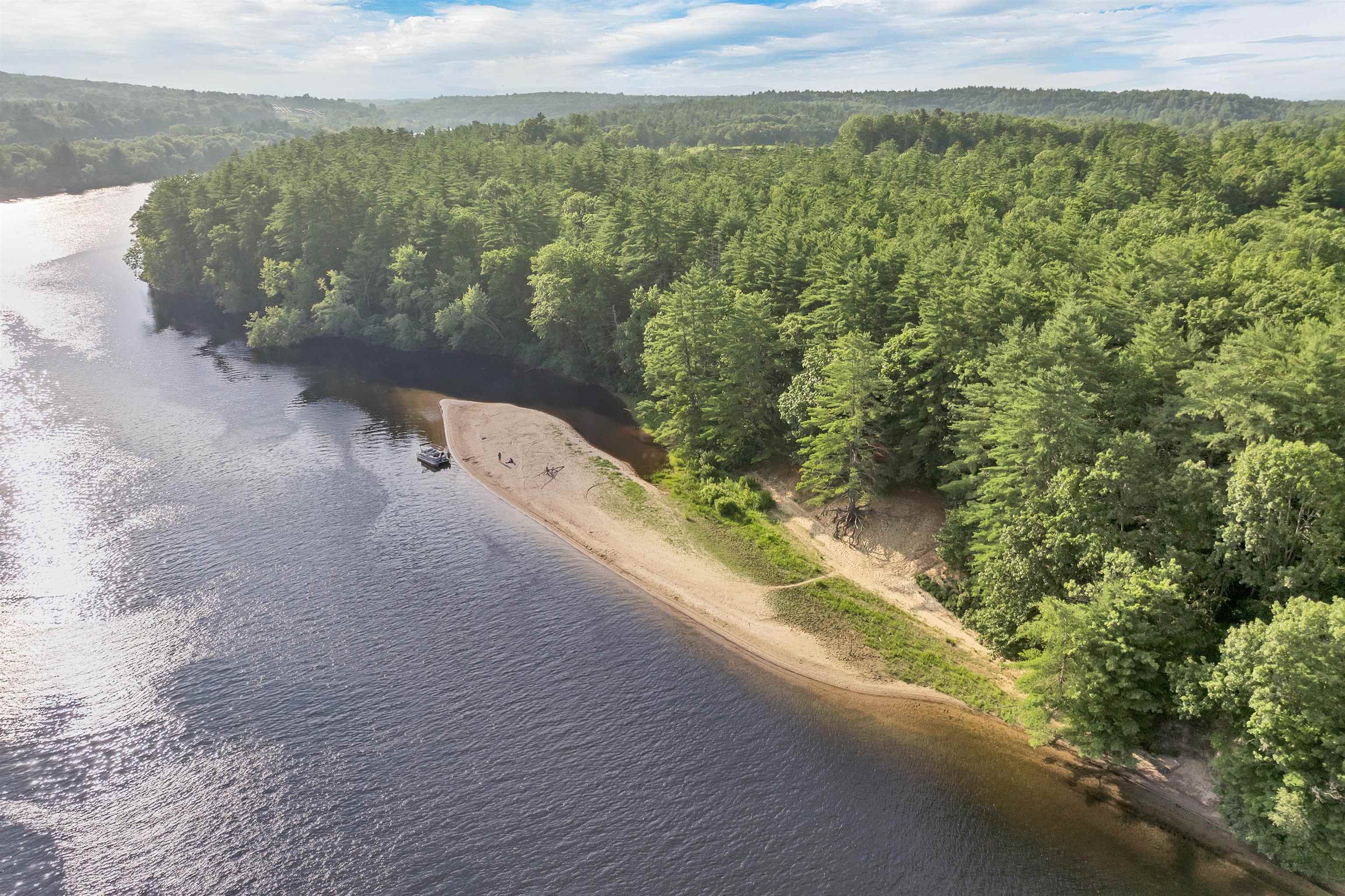 13 Ferry Rd, Bow, NH 03304