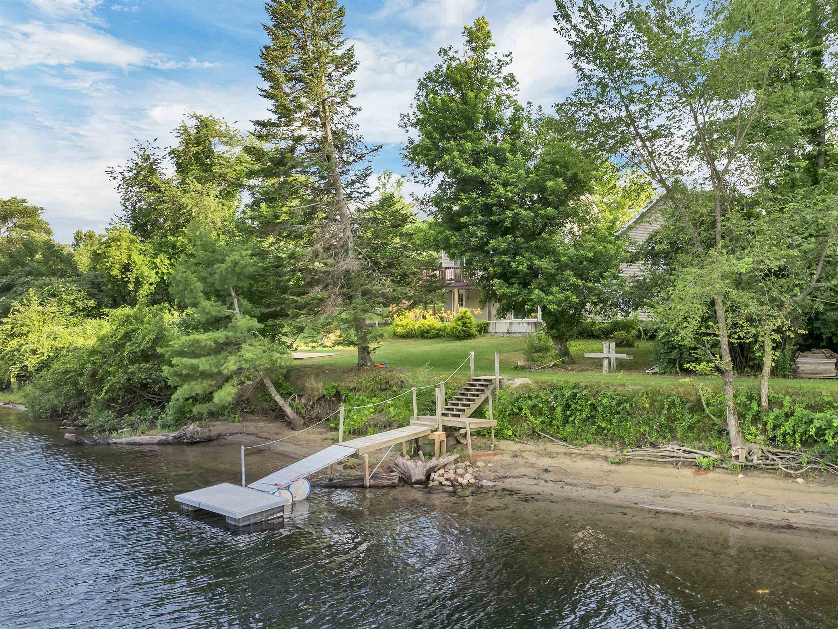 13 Ferry Rd, Bow, NH 03304