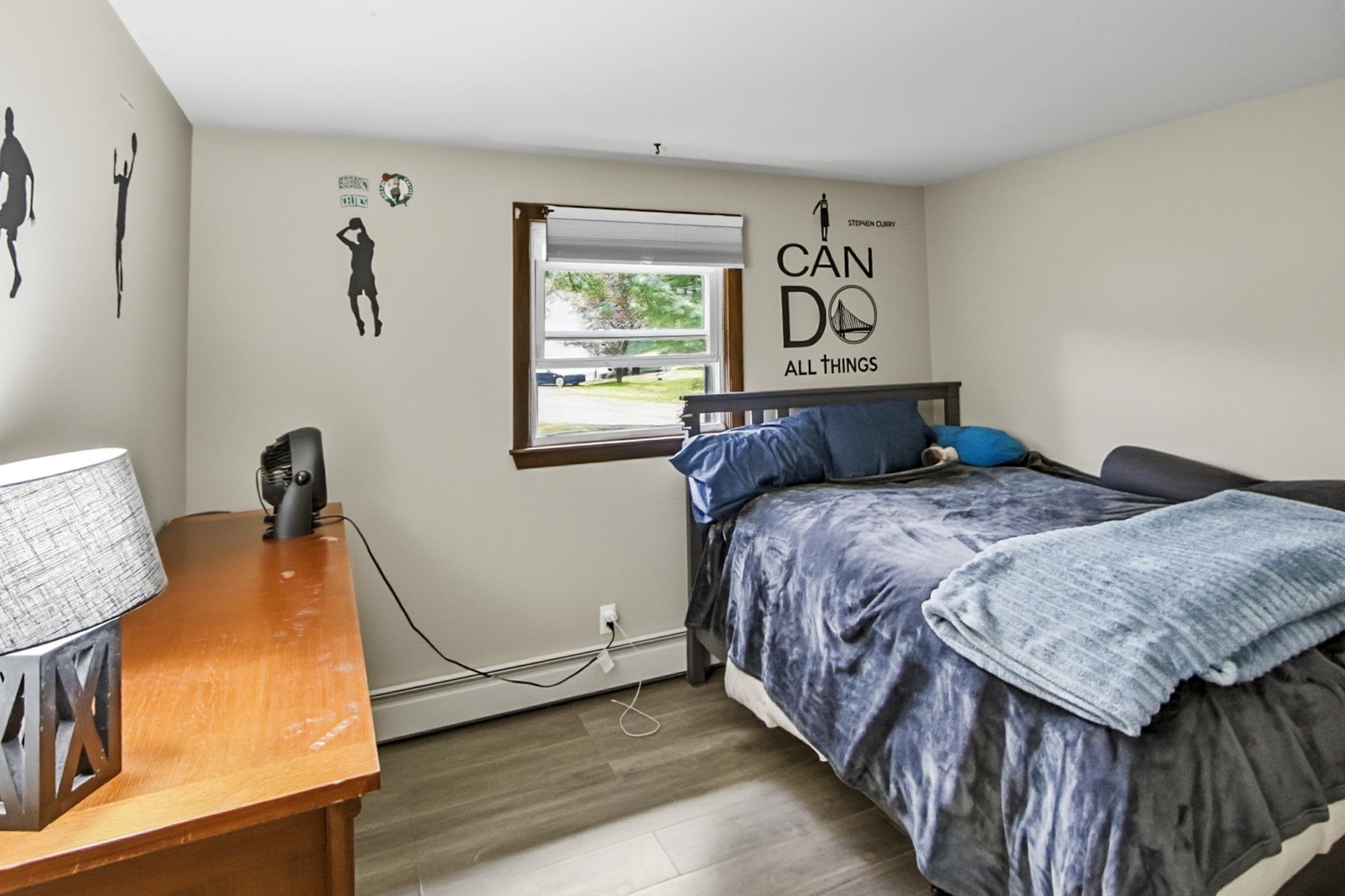 15 Lincoln St, Pelham, NH 03076