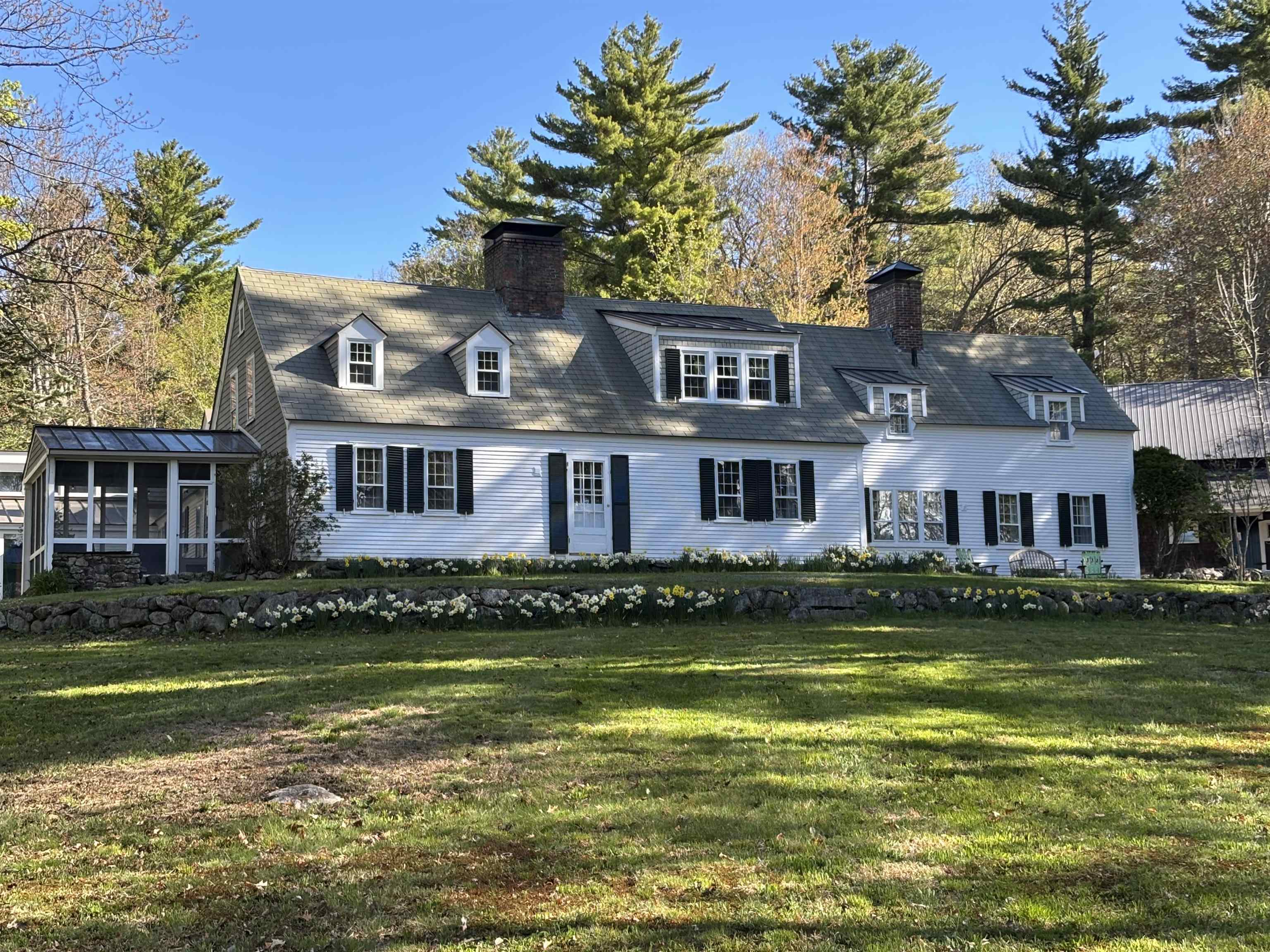 521 Washington Hill Rd, Tamworth, NH 03817