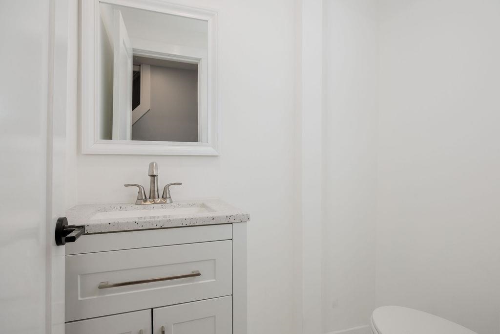 Powder room 25216045