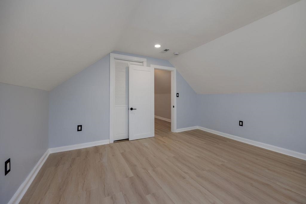 Fourth bedroom 25216054