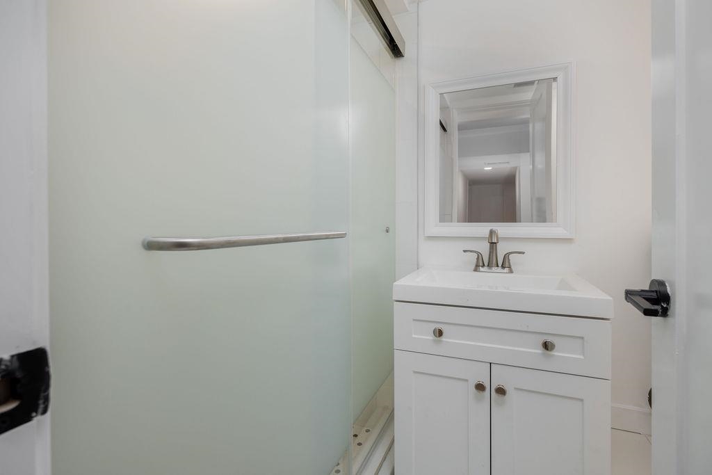 Lower level 3/4 bath 25216061