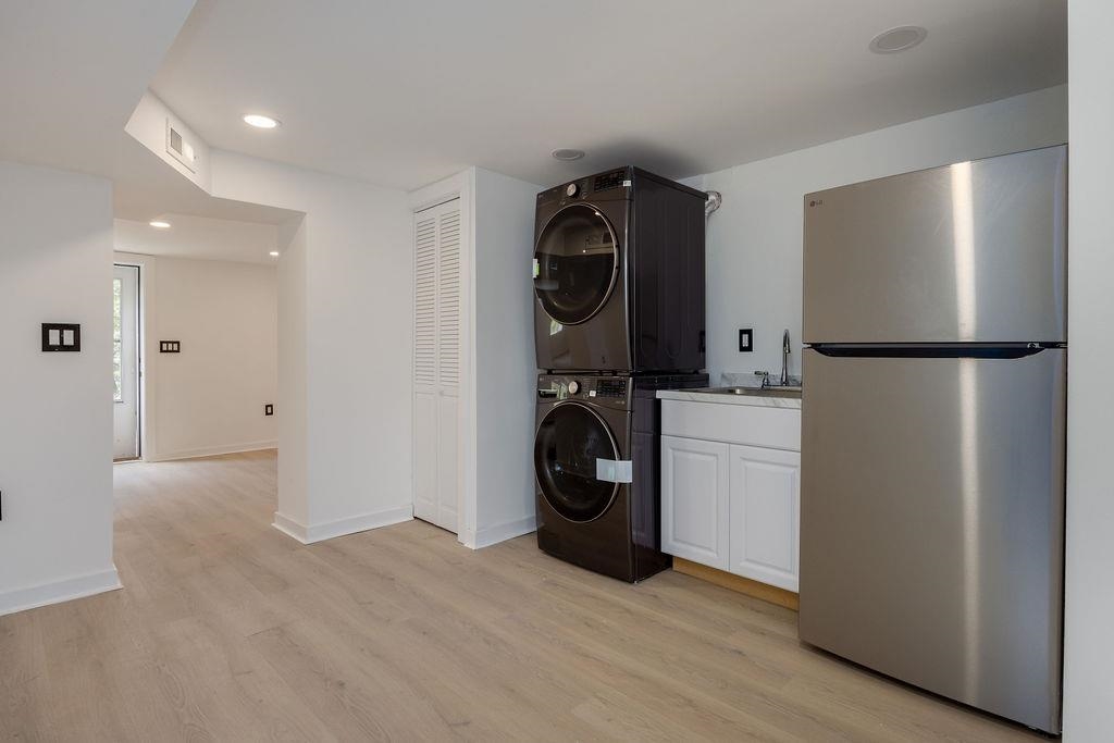 Lower level laundry 25216062