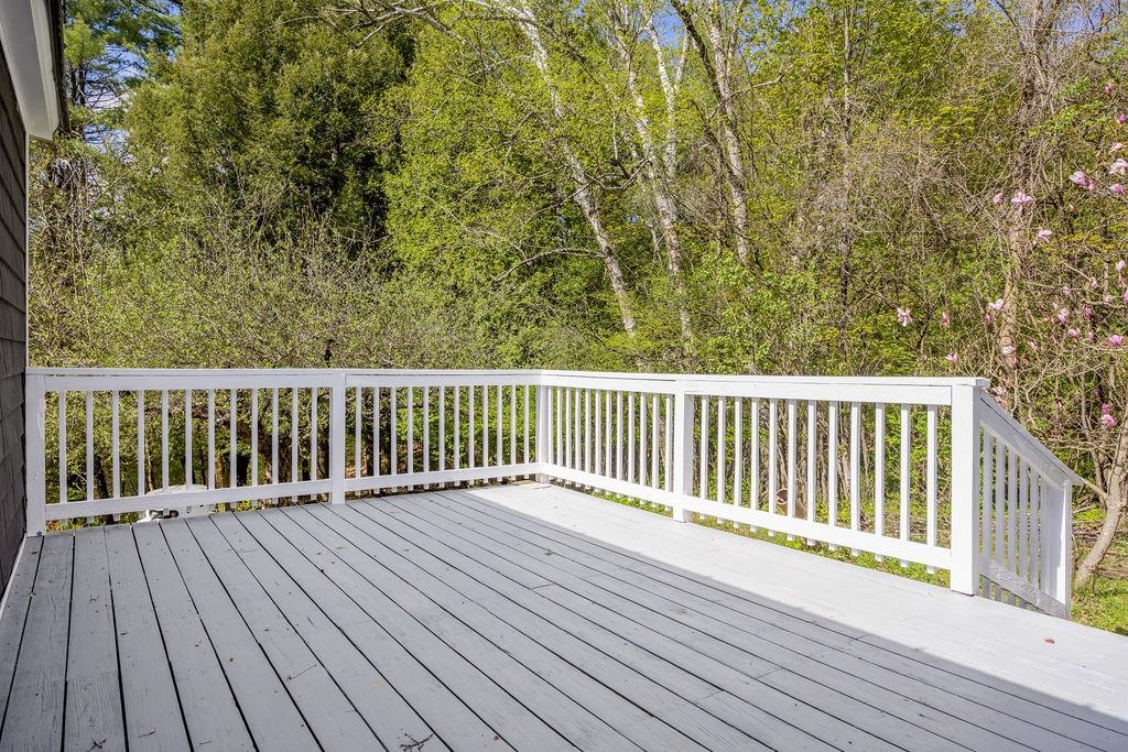 Deck off the living/dining 25216028