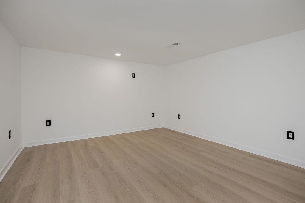 Lower level office 25216059
