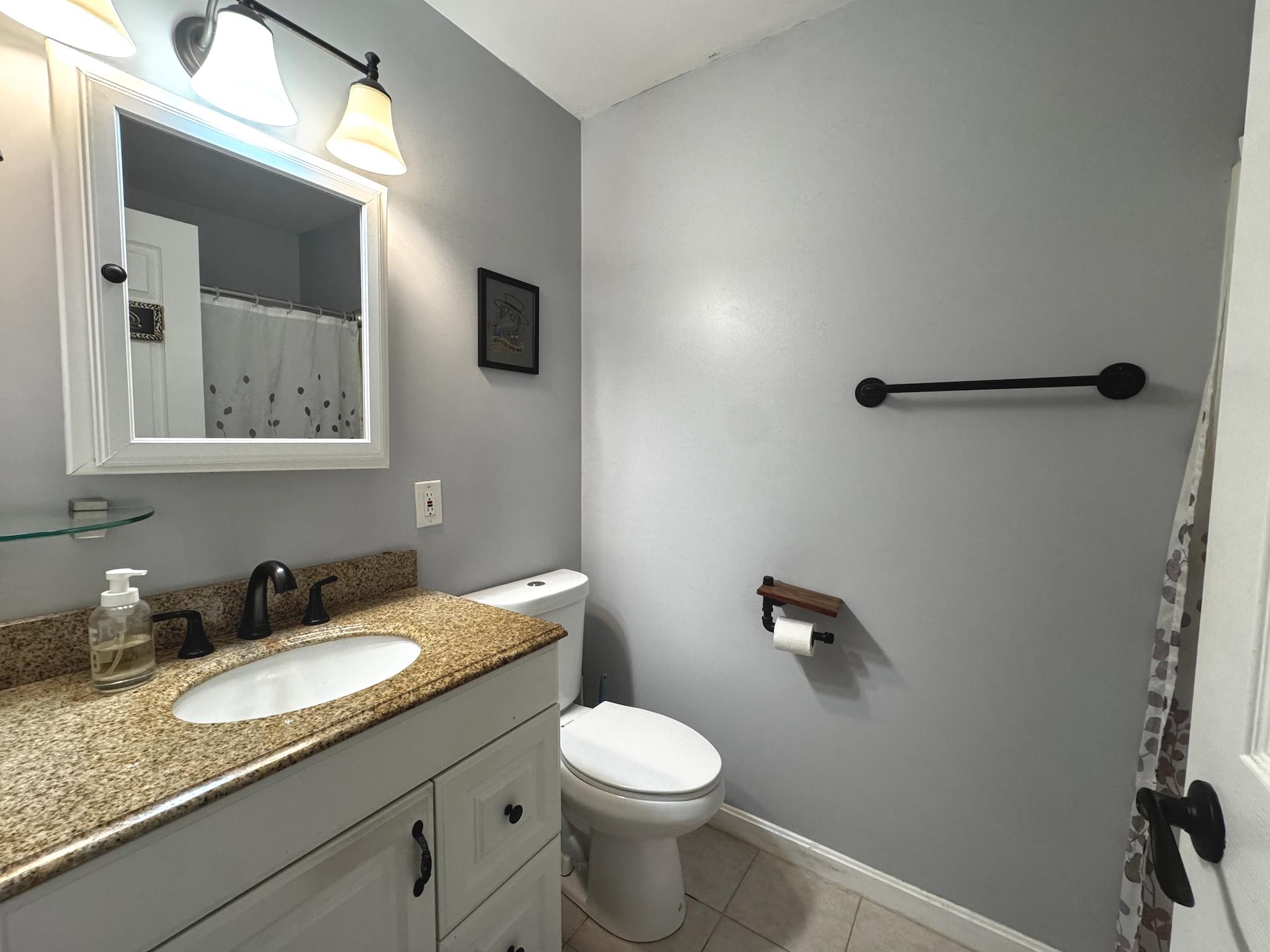 2nd Full Bathroom