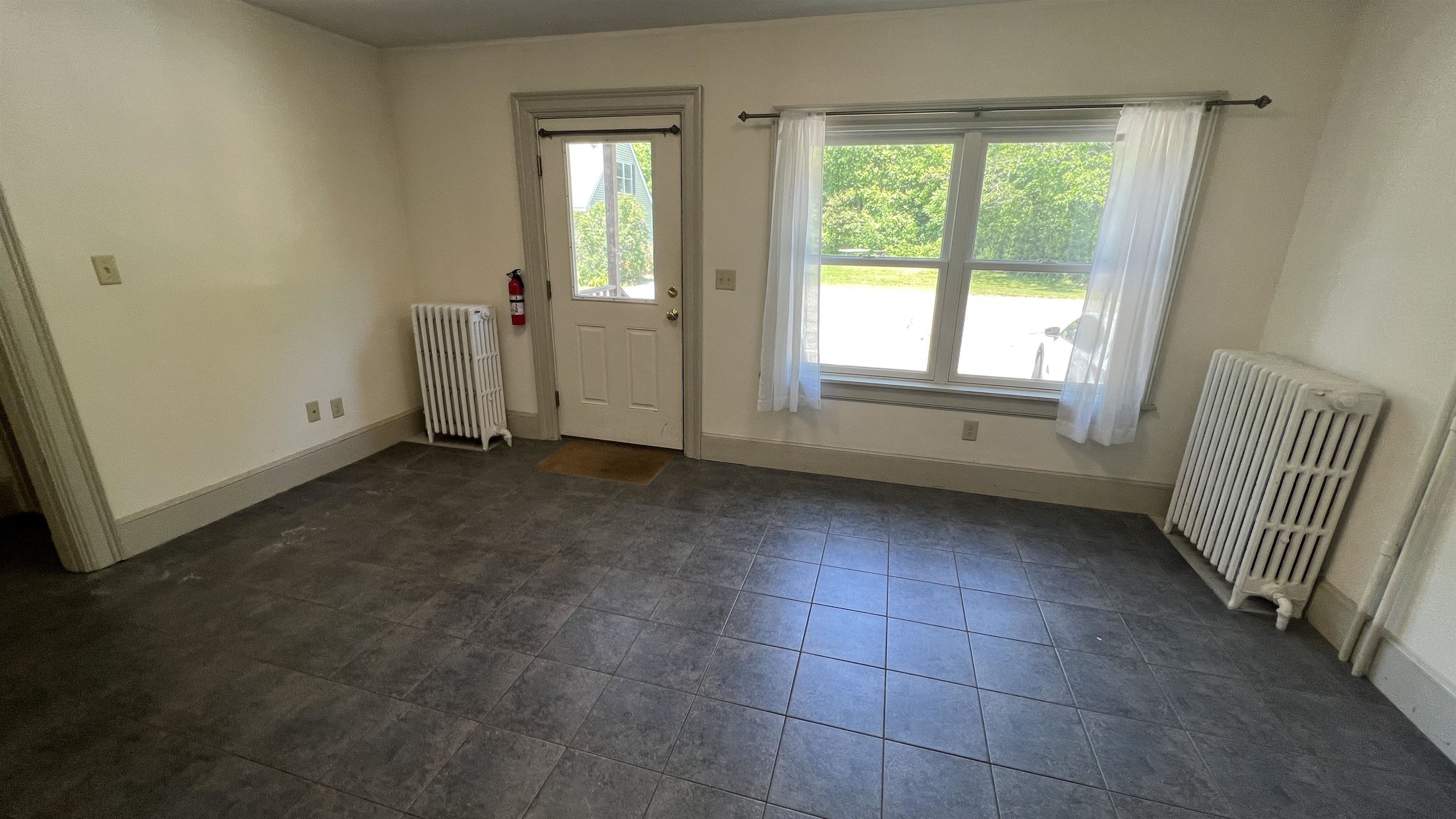 275-279 Mast Rd, Durham, NH 03824