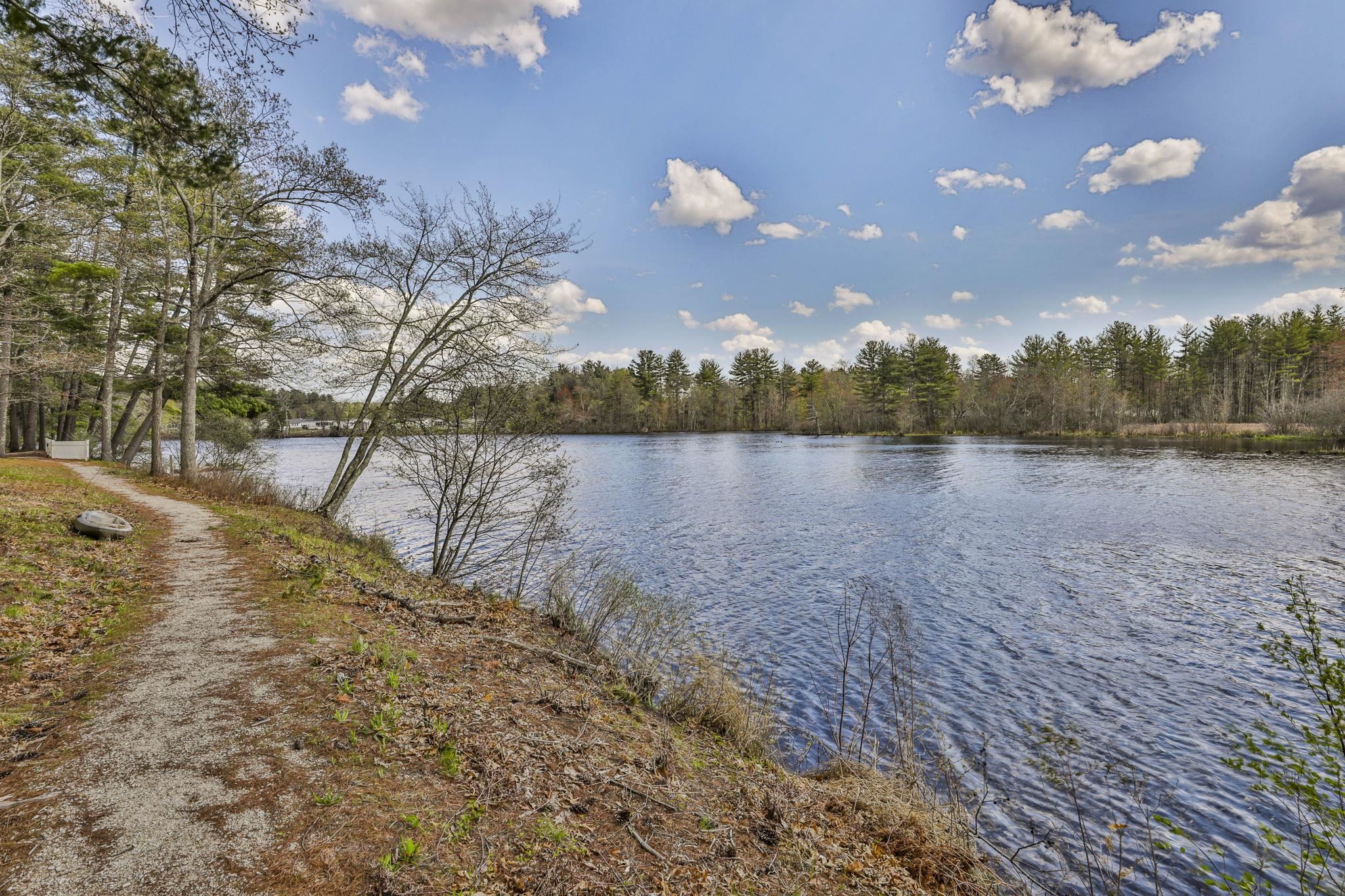 6 Mayfair Ln #201, Nashua, NH 03063