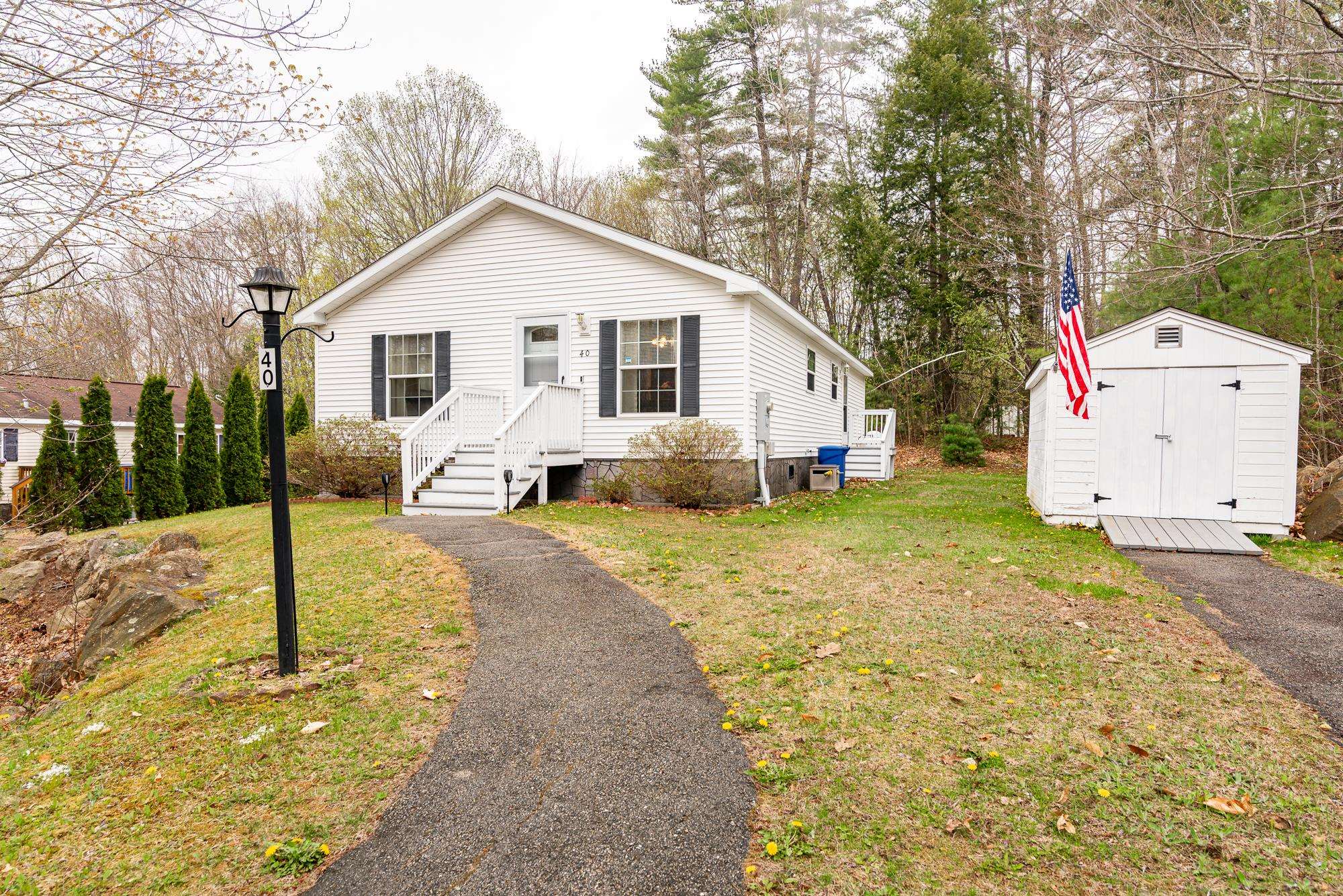 40 Ivy Ln, Farmington, NH 03835