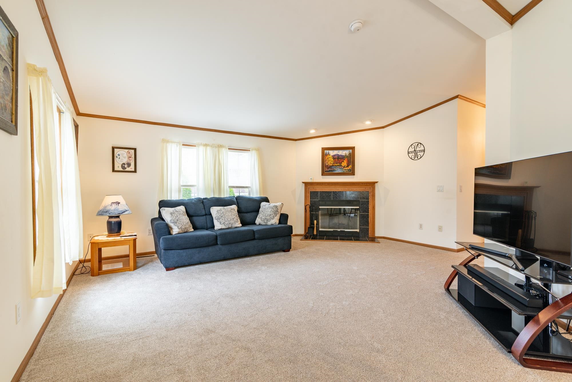 40 Ivy Ln, Farmington, NH 03835