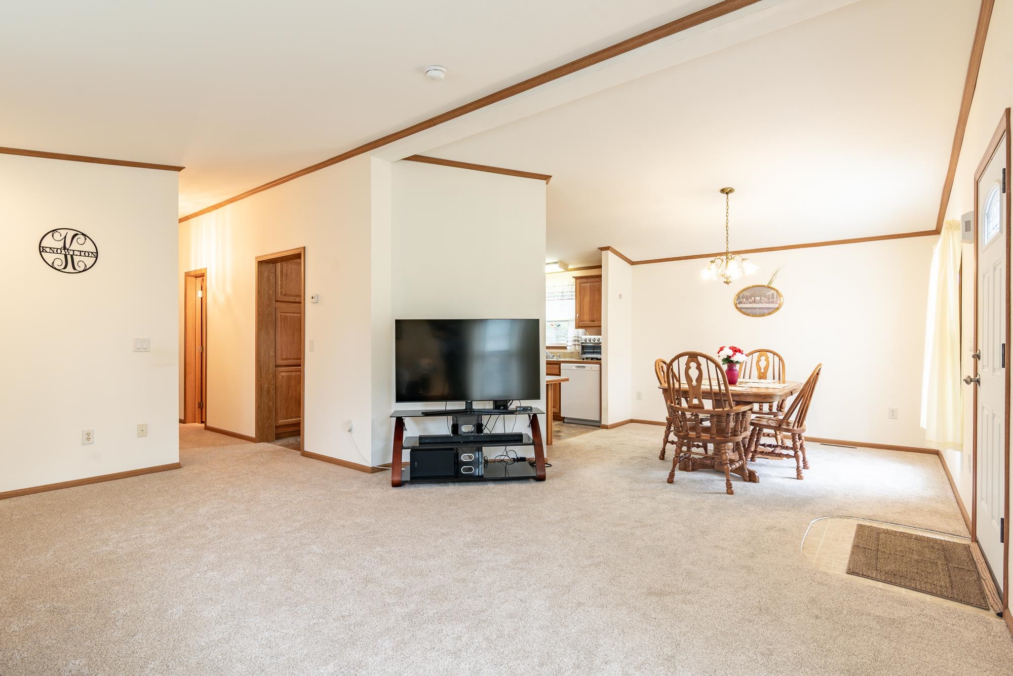 40 Ivy Ln, Farmington, NH 03835