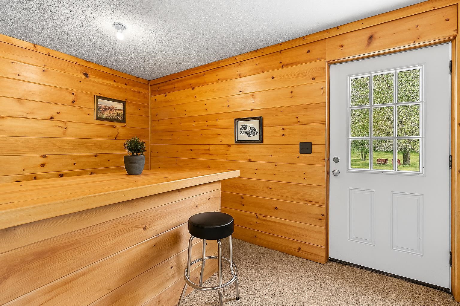 11 Jennifer Ln, Weare, NH 03281