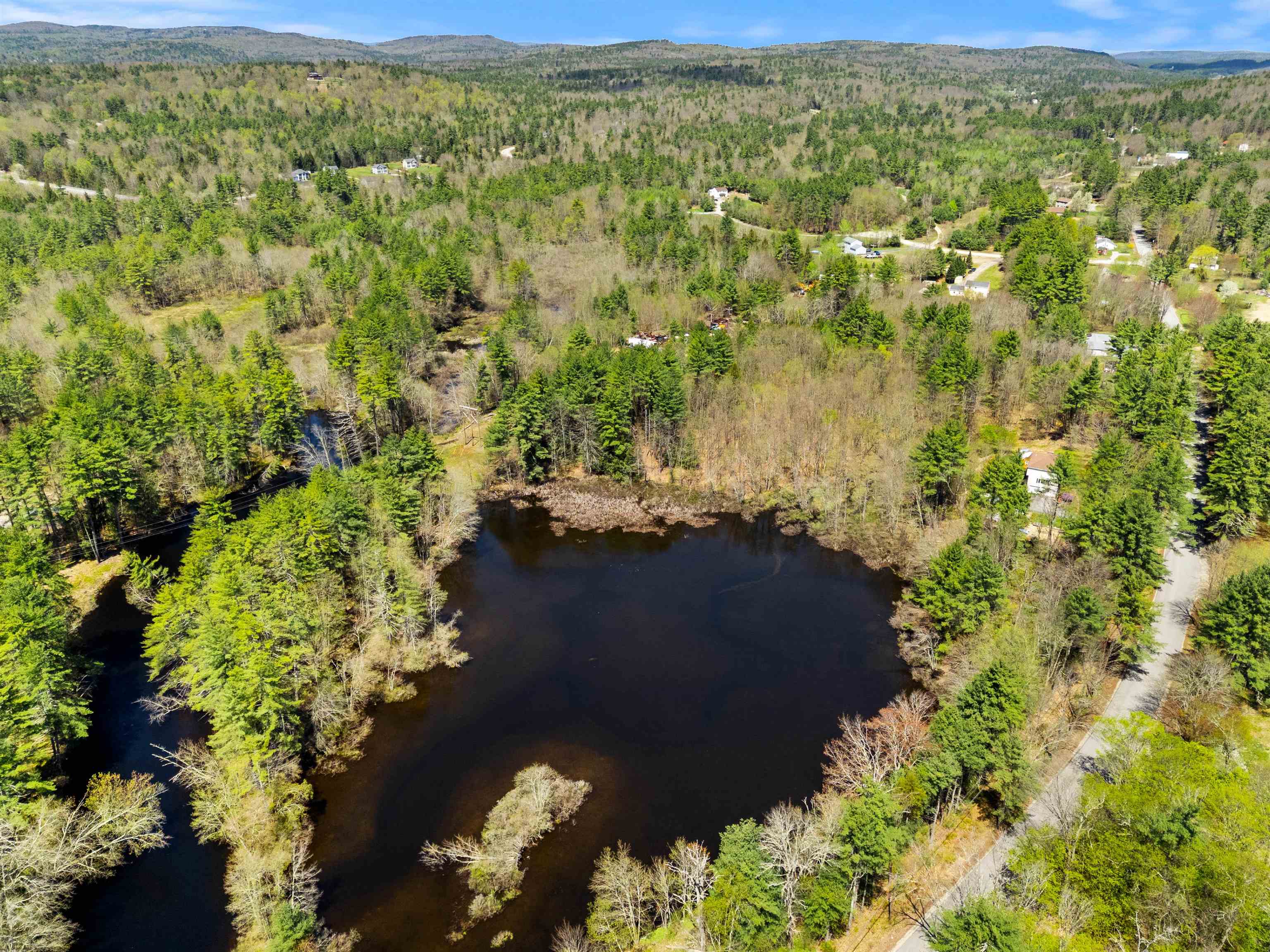 11 Jennifer Ln, Weare, NH 03281