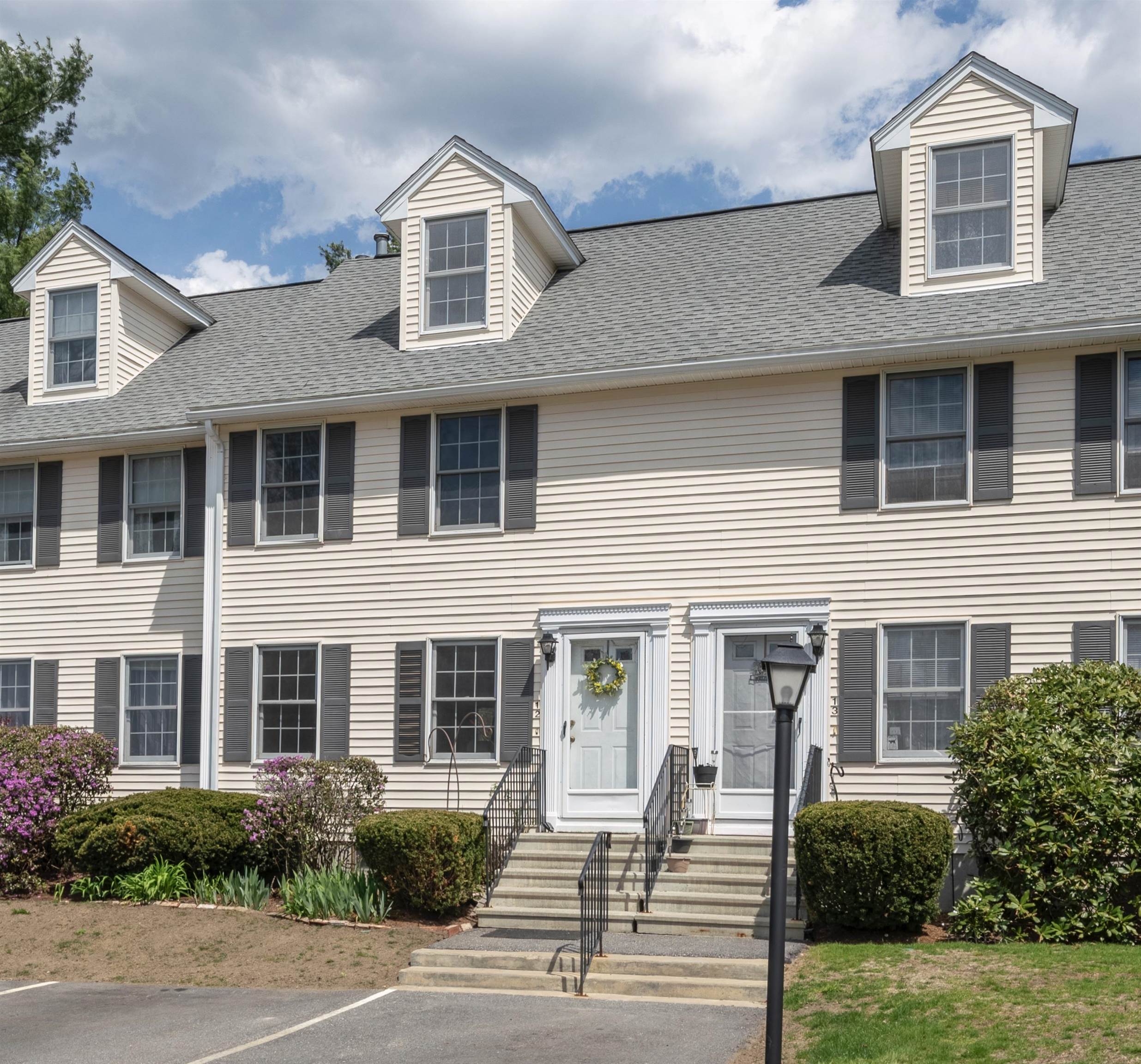 12 Wyndmere Dr, Londonderry, NH 03053