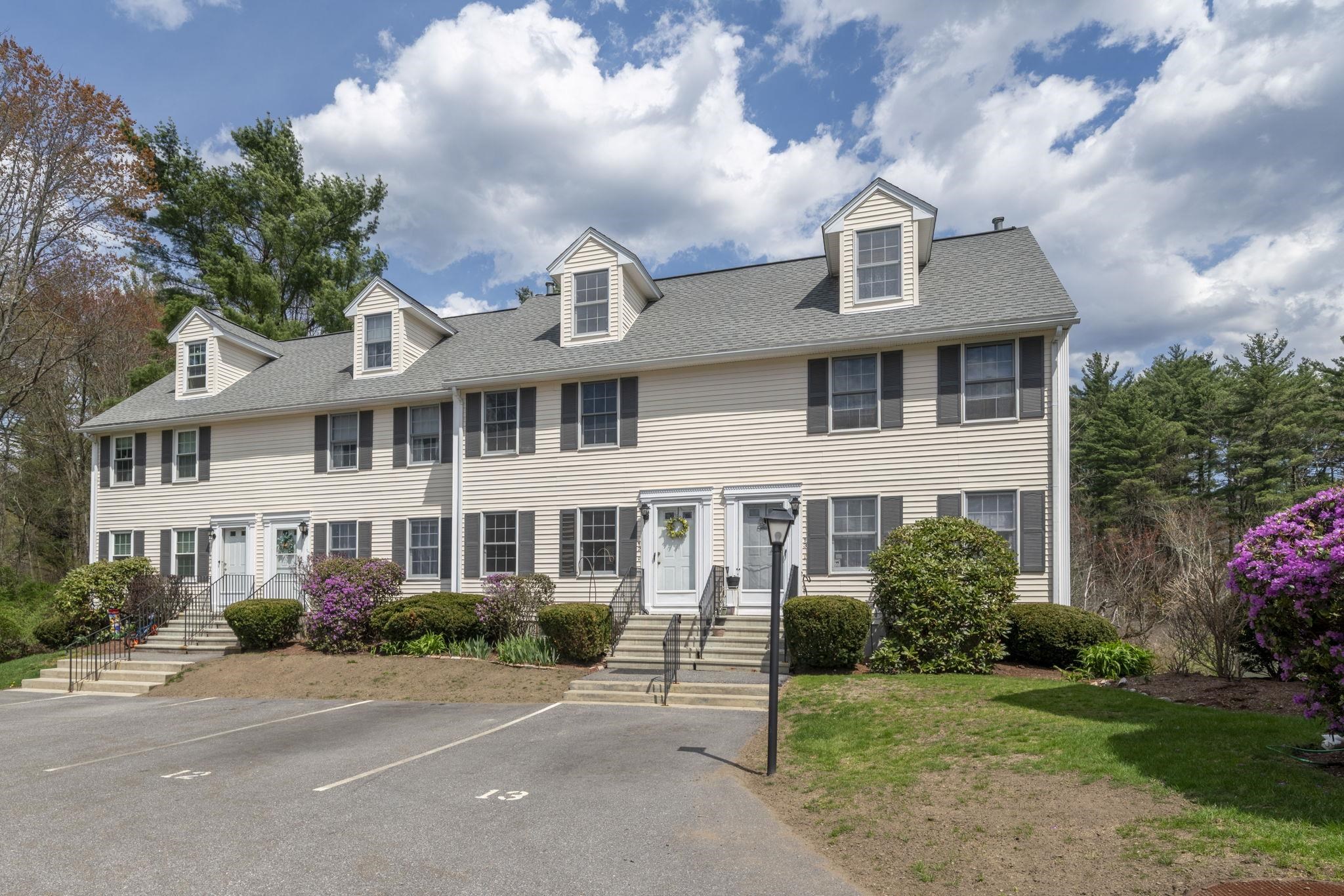 12 Wyndmere Dr, Londonderry, NH 03053