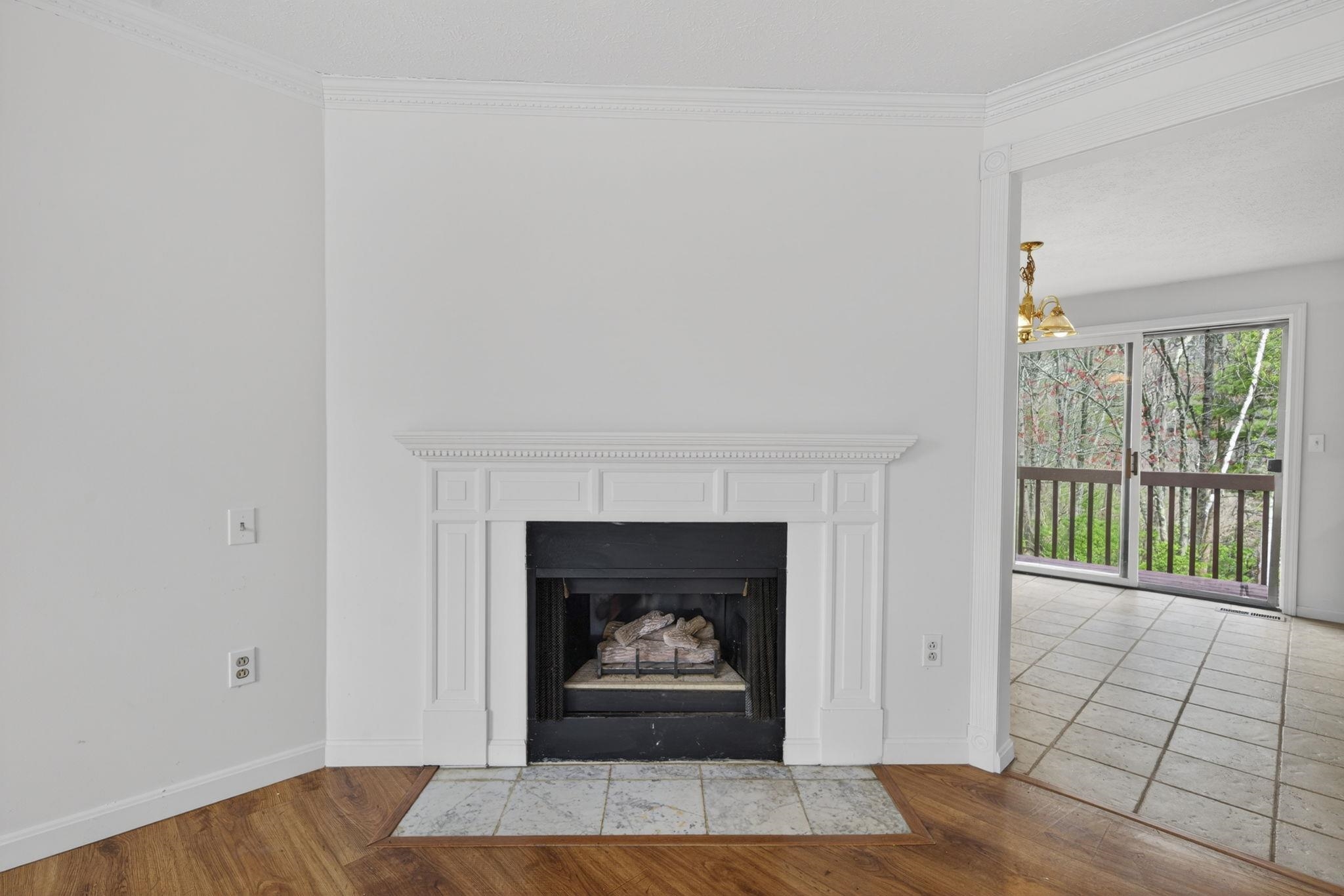 12 Wyndmere Dr, Londonderry, NH 03053