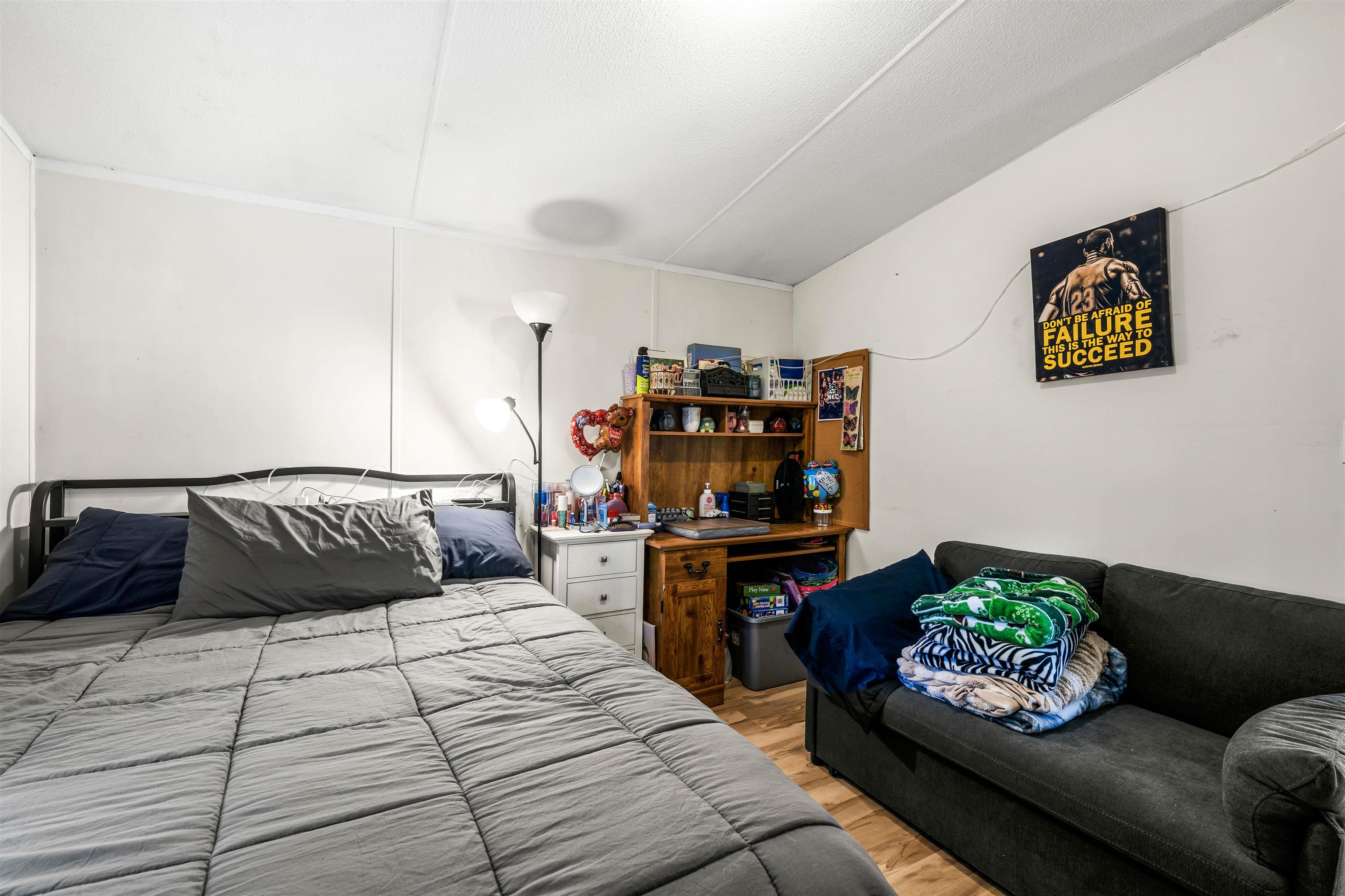 65 Pine Glen Rd, Hillsborough, NH 03244