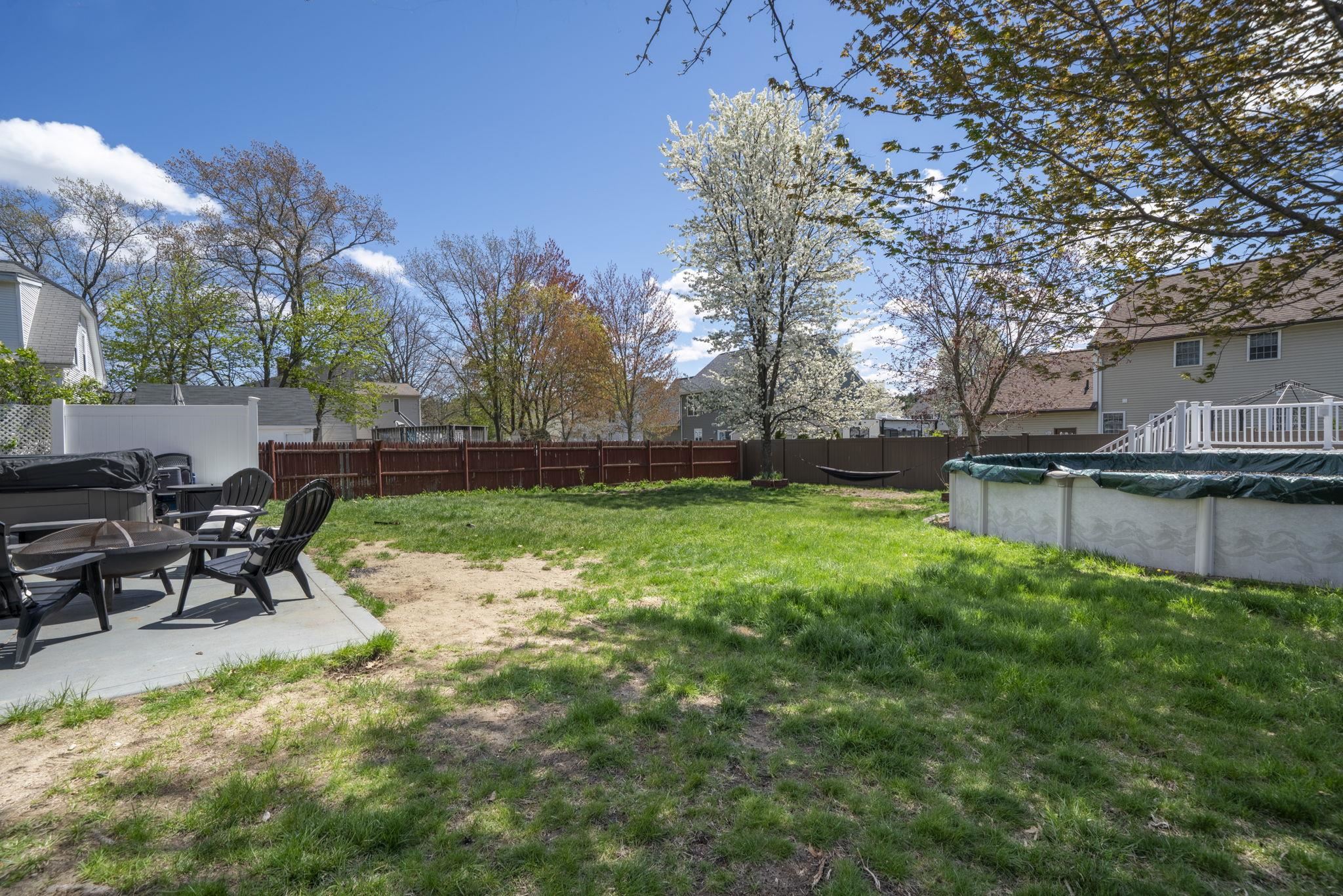 54 Pine Hill Rd, Nashua, NH 03063