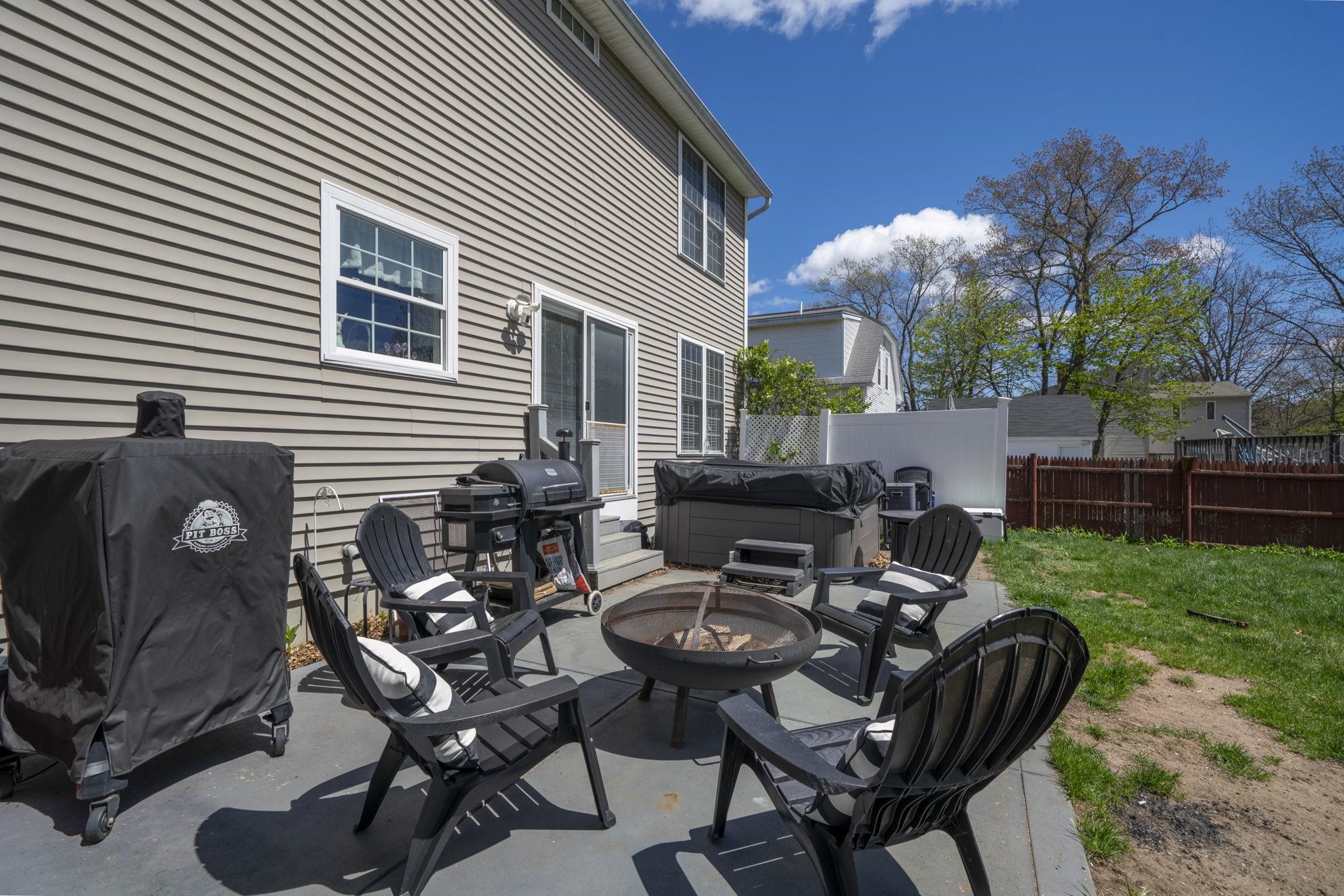 54 Pine Hill Rd, Nashua, NH 03063