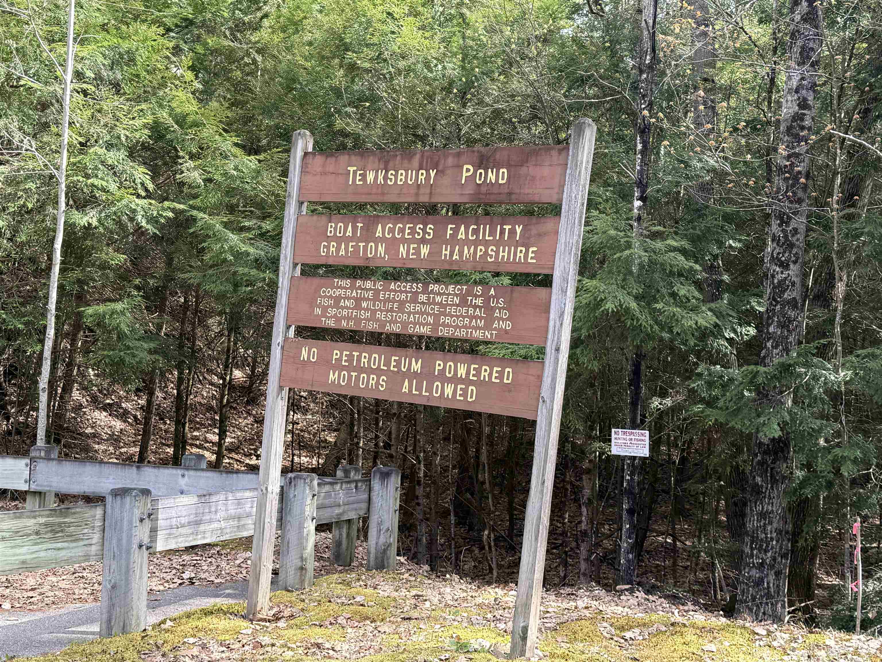Nearby Tewksbury Pond 25217011