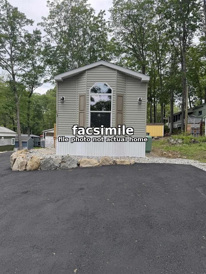 47 Windy Acres Pk, Charlestown, NH 03603
