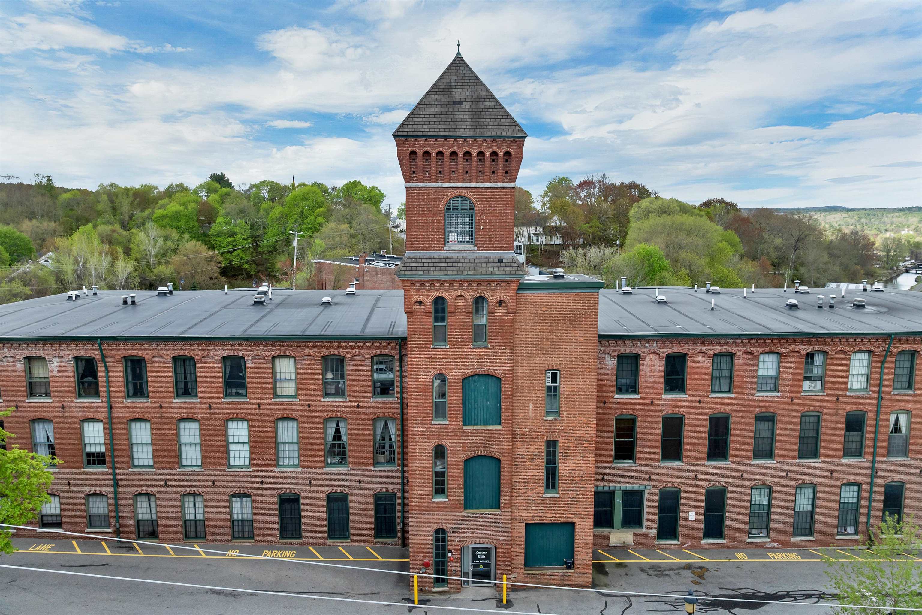 100 Main St #M3, Pembroke, NH 03275