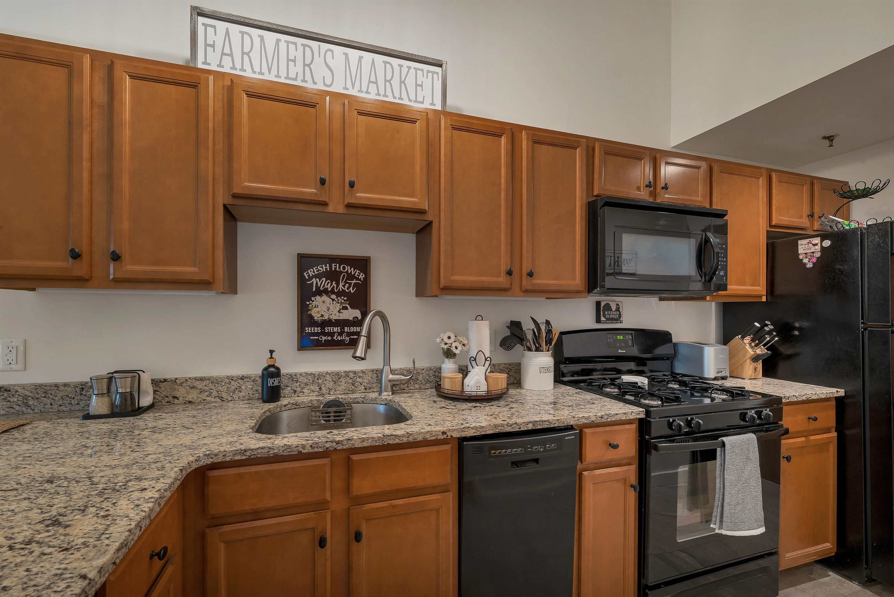 100 Main St, Pembroke, NH 03275