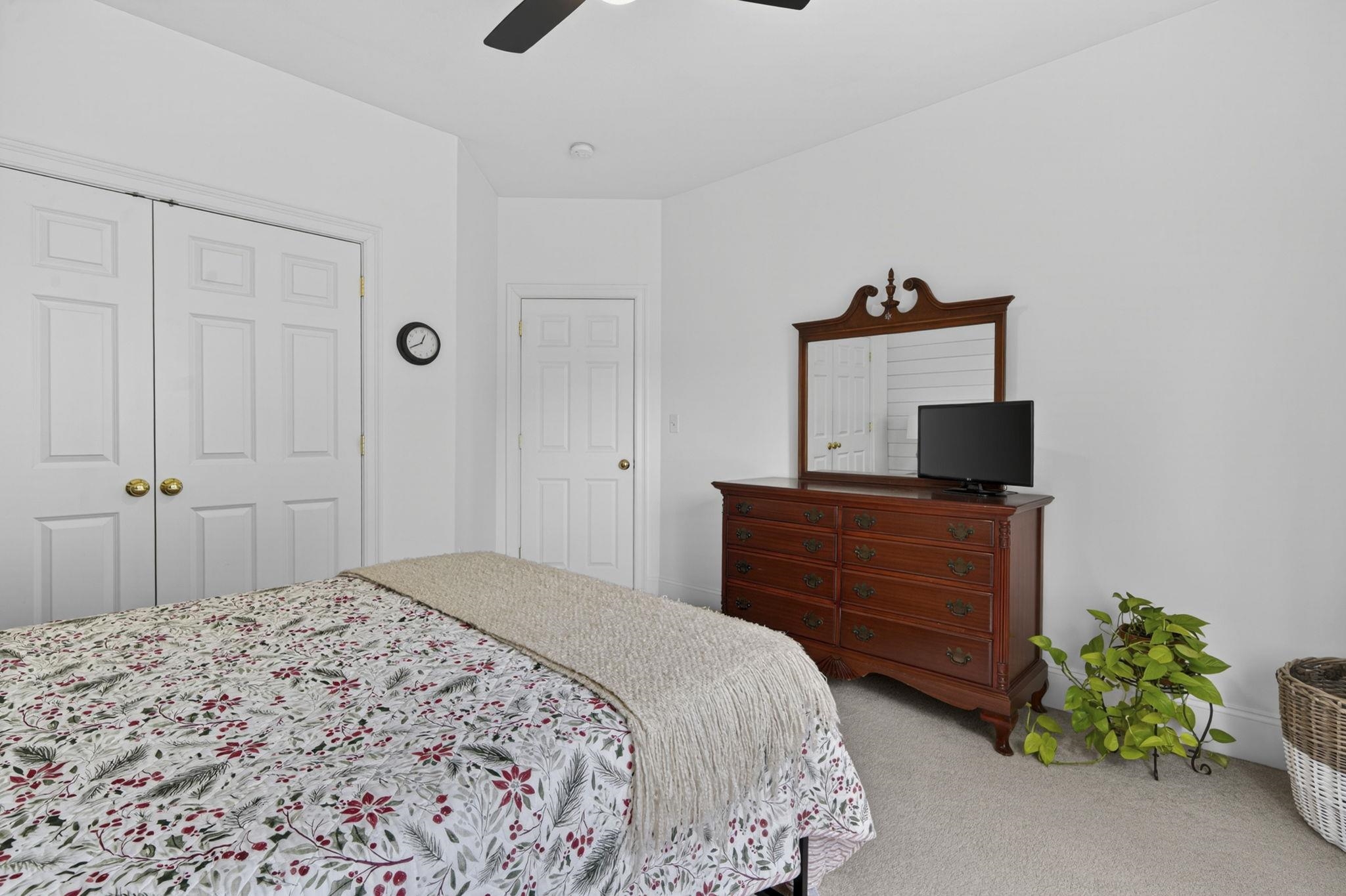 6 Misty Meadow Rd, Windham, NH 03087