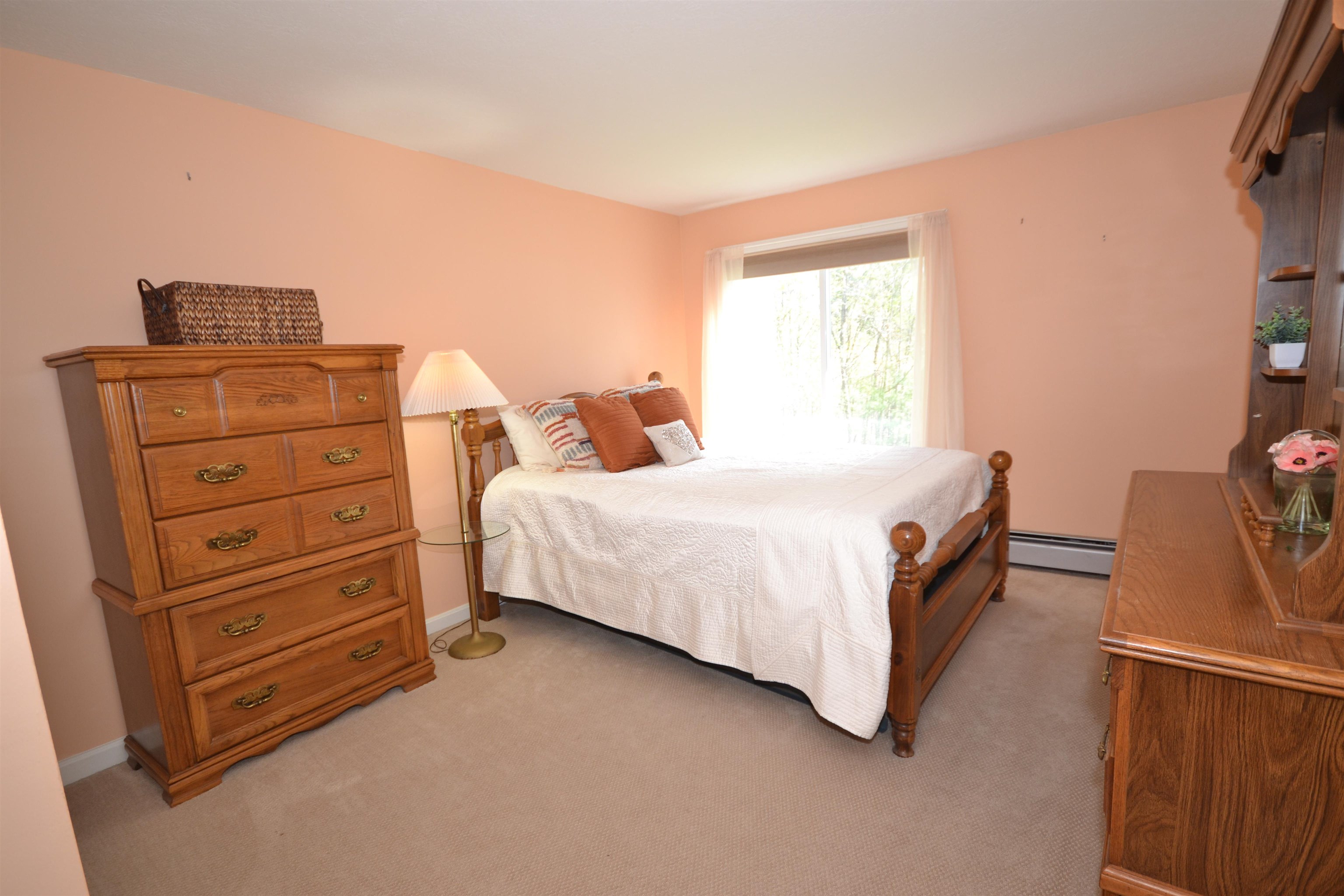 5 Timberwood Dr, Goffstown, NH 03045