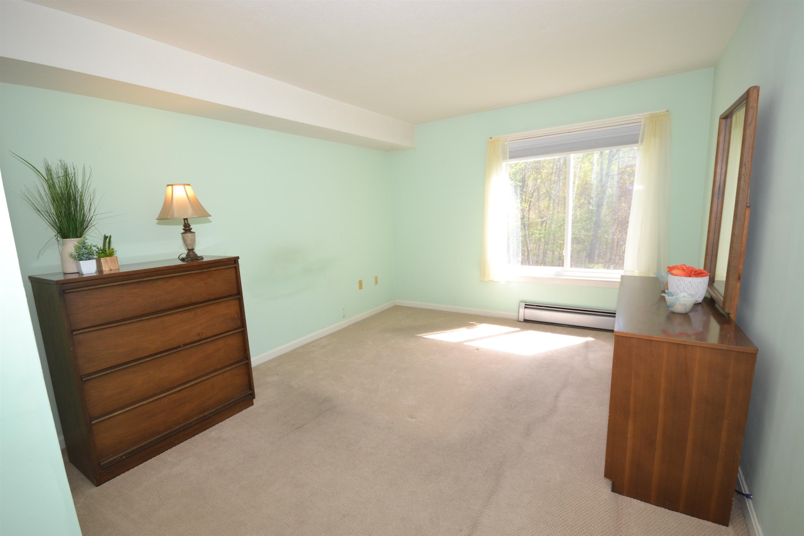 5 Timberwood Dr, Goffstown, NH 03045