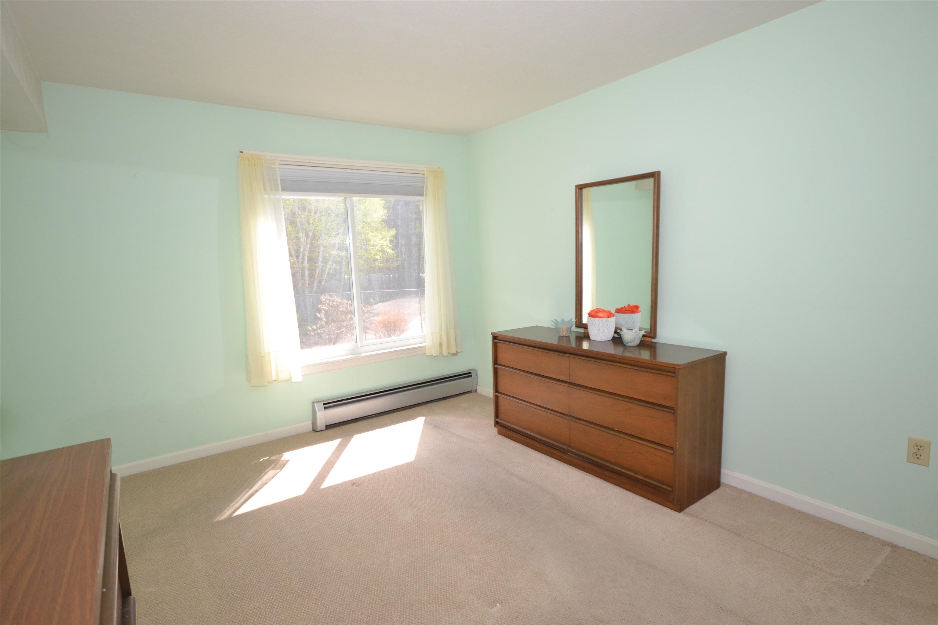5 Timberwood Dr, Goffstown, NH 03045