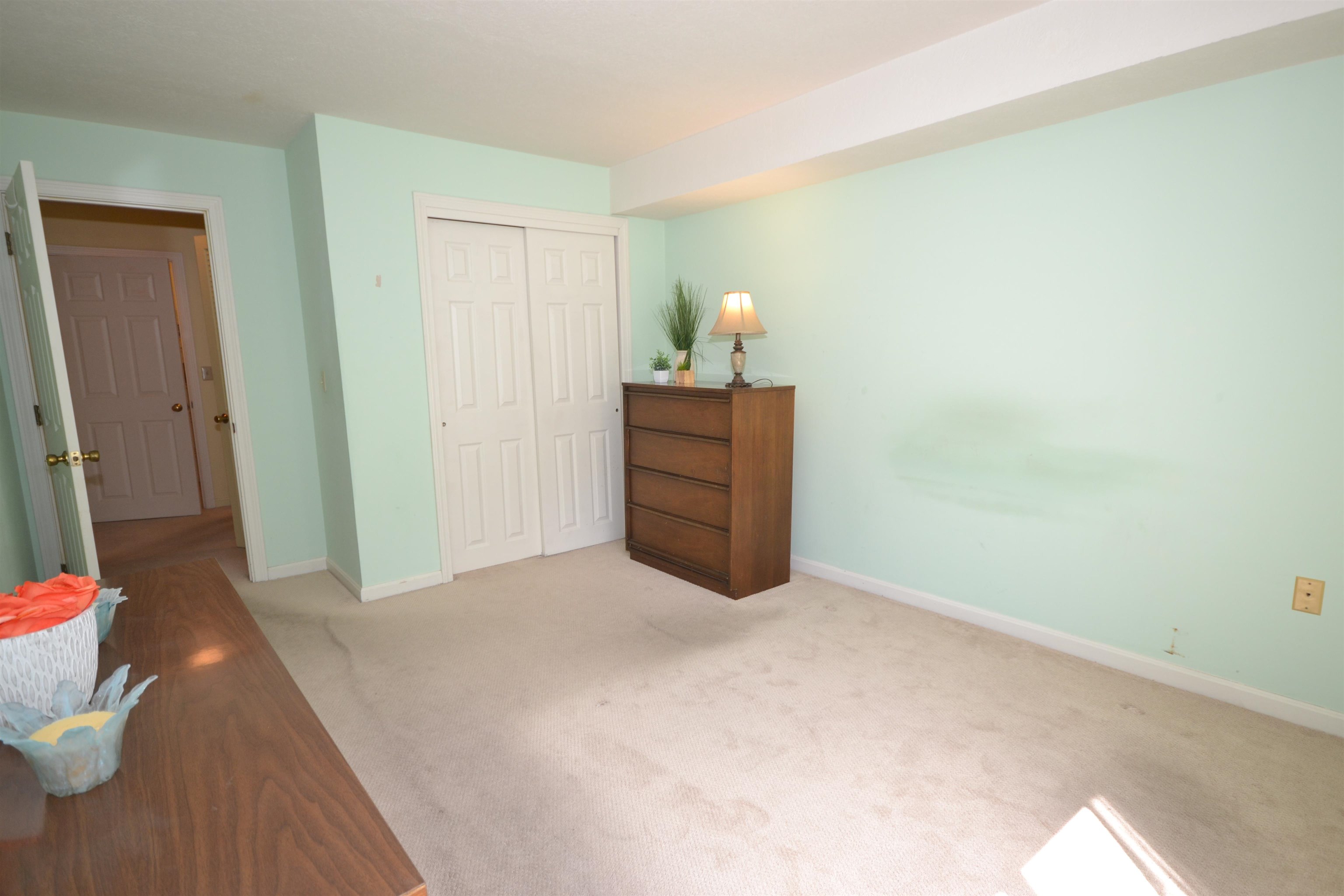 5 Timberwood Dr, Goffstown, NH 03045